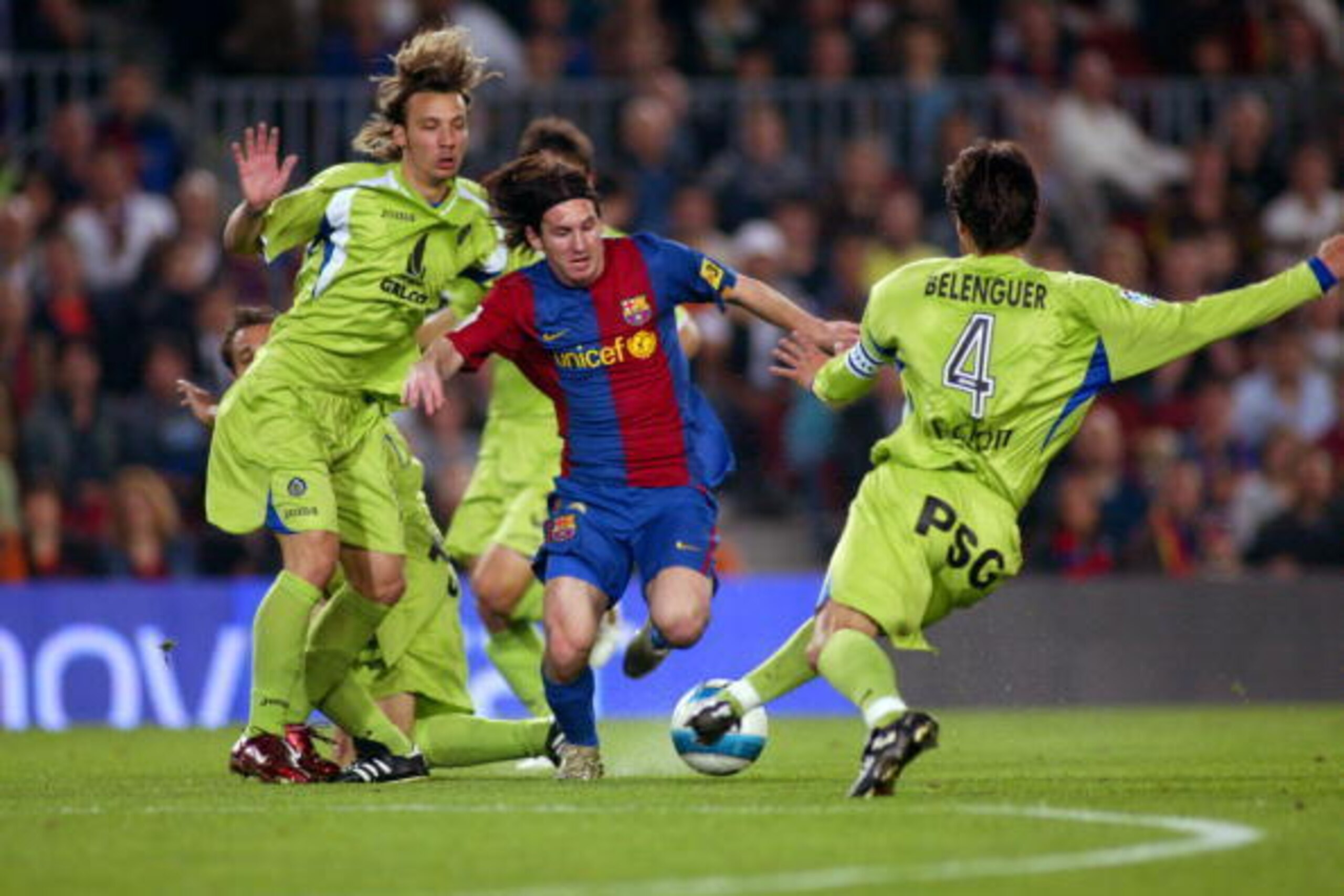 BARCELONA, SPAIN - APRIL 18: Leo Messi of FC Barcelona kicks his first goal during the match against Getafe, of Copa del Rey, on April 18, 2007, played at the Camp Nou stadium in Barcelona, Spain. (Photo by Bagu Blanco/Getty Images). BARCELONA, SPAIN - APRIL 18: Leo Messi of FC Barcelona kicks his first goal during the match against Getafe, of Copa del Rey, on April 18, 2007, played at the Camp Nou stadium in Barcelona, Spain. (Photo by Bagu Blanco/Getty Images).