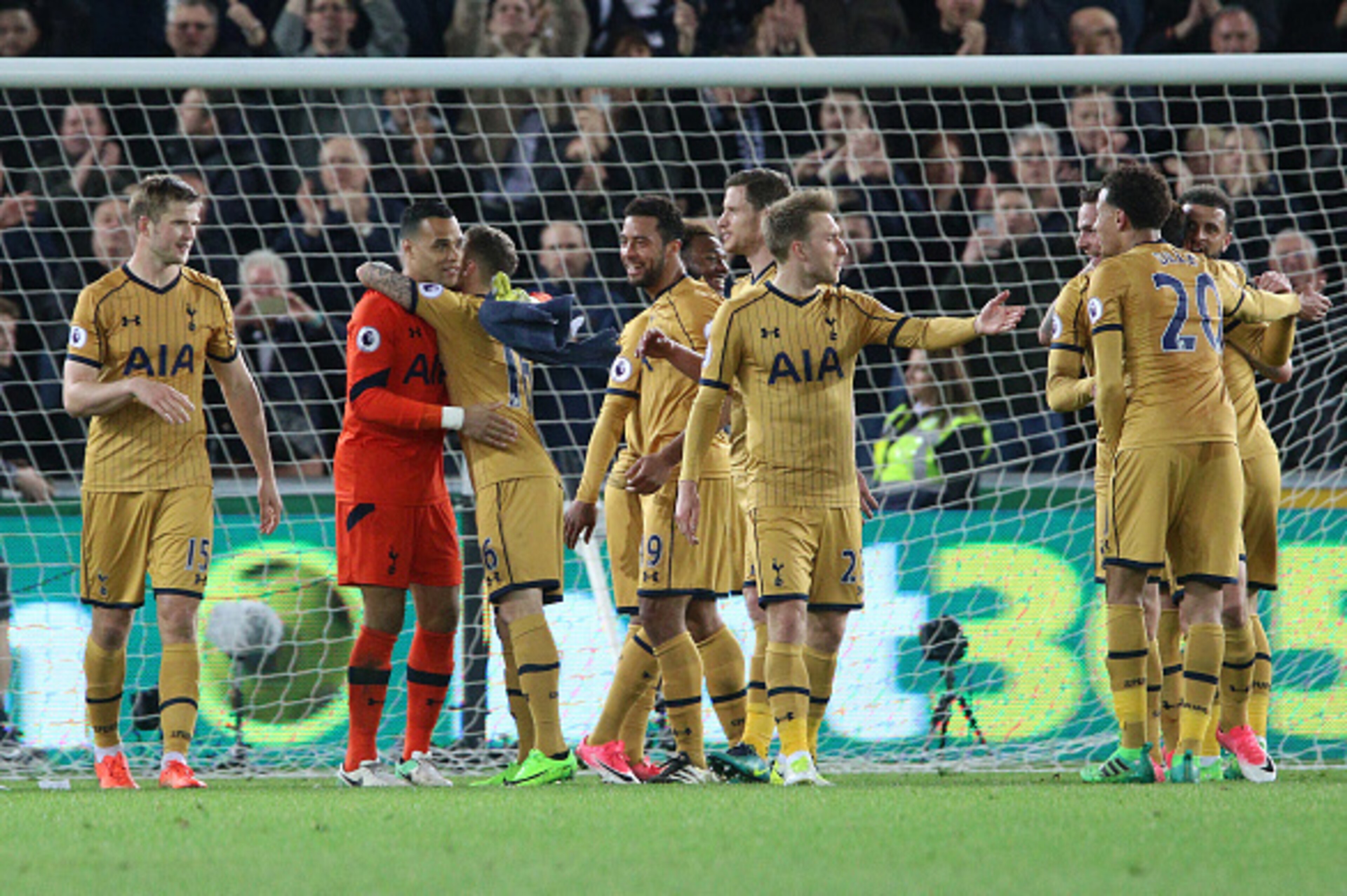 SWANSEA, WALES - APRIL 05: The Tottenham team celebrate together after the final whistle of the Premier League match between Swansea City and Tottenham Hotspur at The Liberty Stadium on April 5, 2017 in Swansea, Wales. (Photo by Athena Pictures/Getty Imag