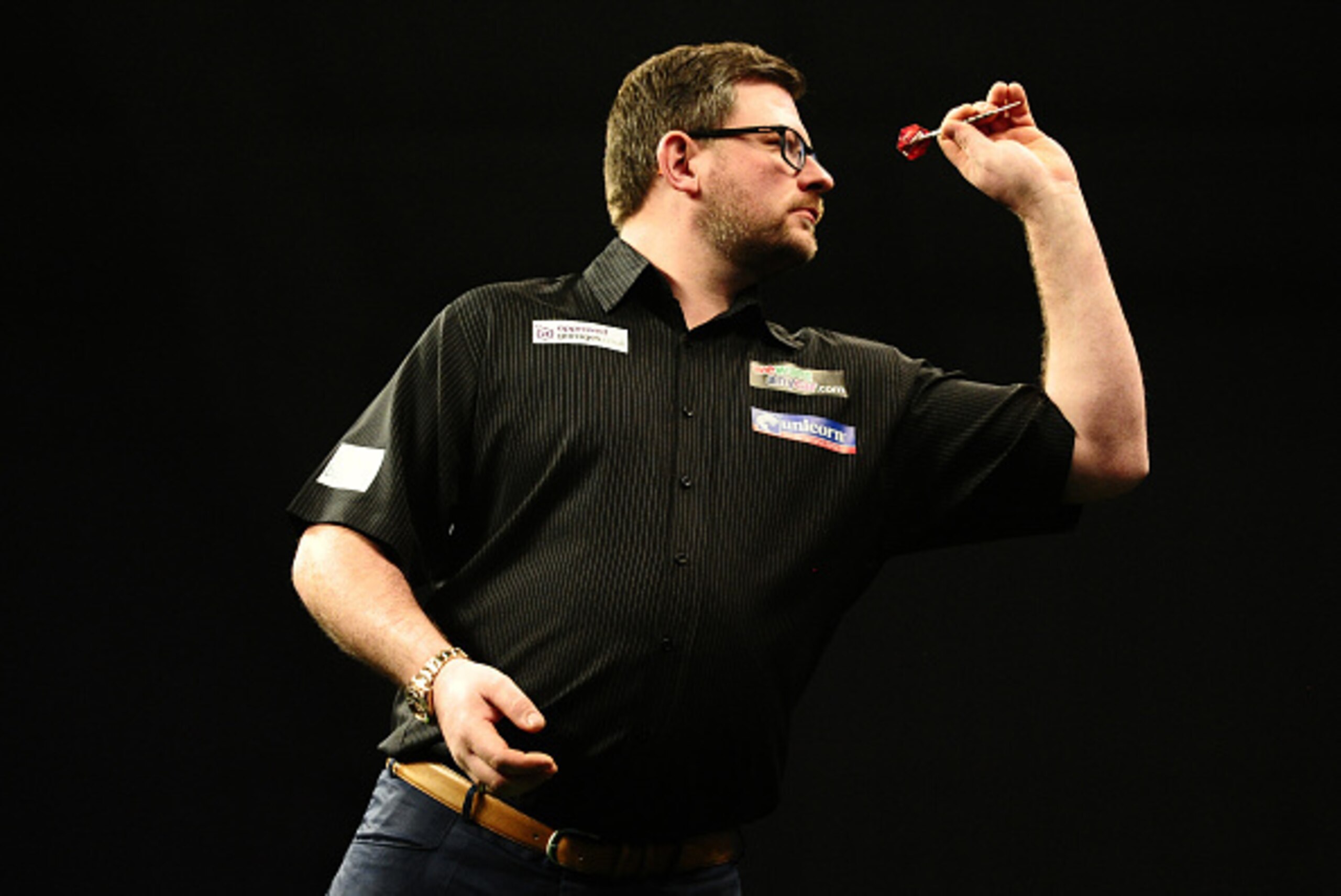 EXETER, UNITED KINGDOM - MARCH 02: James Wade throws during Night Five of the Betway Premier League Darts at Westpoint Arena on March 2, 2017 in Exeter, England. (Photo by Harry Trump/Getty Images)