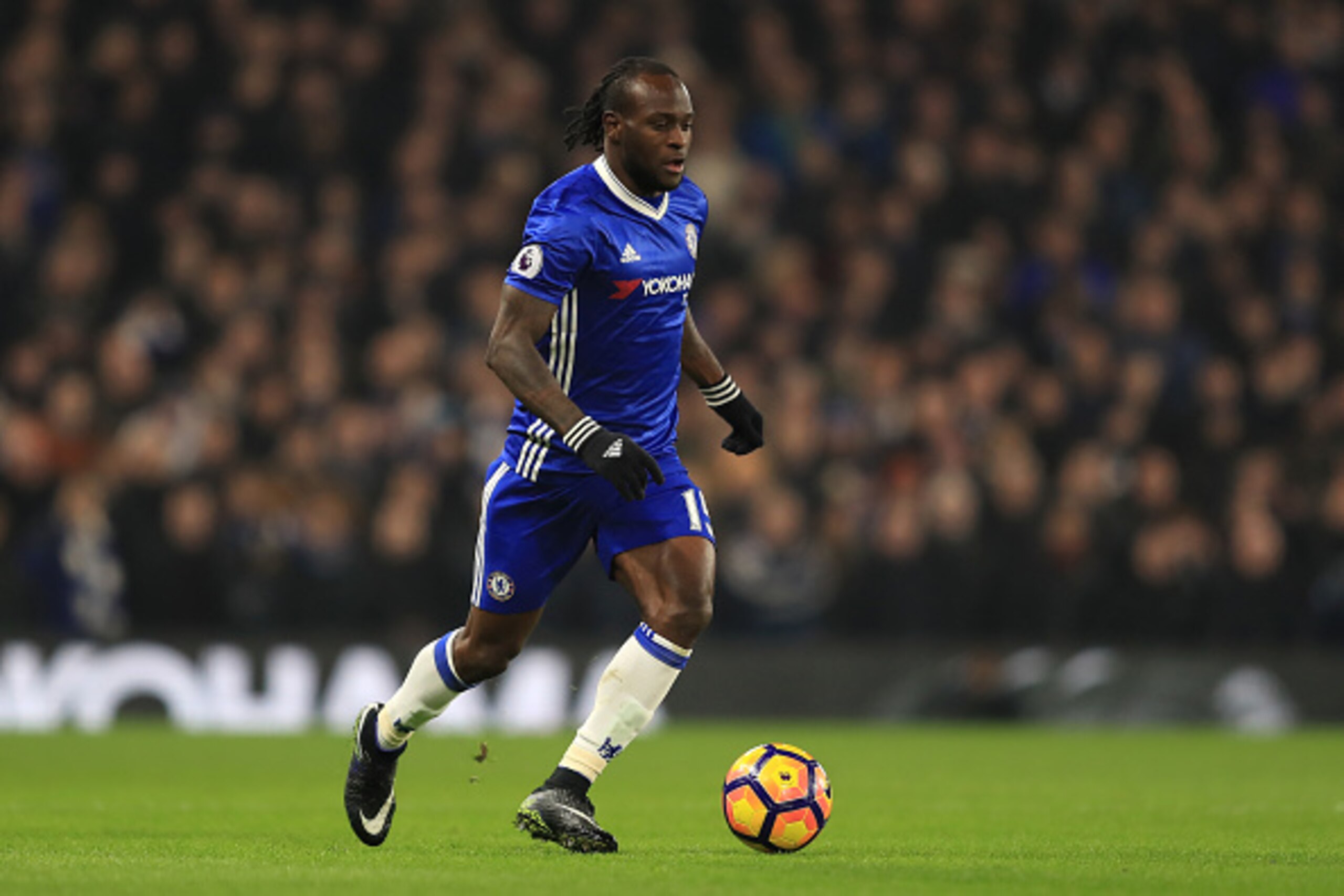 LONDON, ENGLAND - JANUARY 22:  Victor Moses of Chelsea in action during the Premier League match between Chelsea and Hull City at Stamford Bridge on January 22, 2017 in London, England.  (Photo by Richard Heathcote/Getty Images)