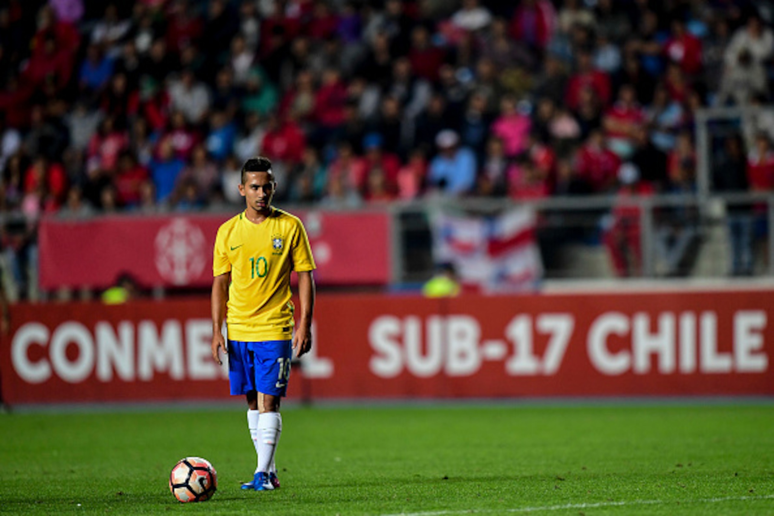 Brazil´s Alan prepares to score against Chile during their South American U-17 football tournament match in Rancagua, Chile on March 19, 2017. / AFP PHOTO / MARTIN BERNETTI        (Photo credit should read MARTIN BERNETTI/AFP/Getty Images)