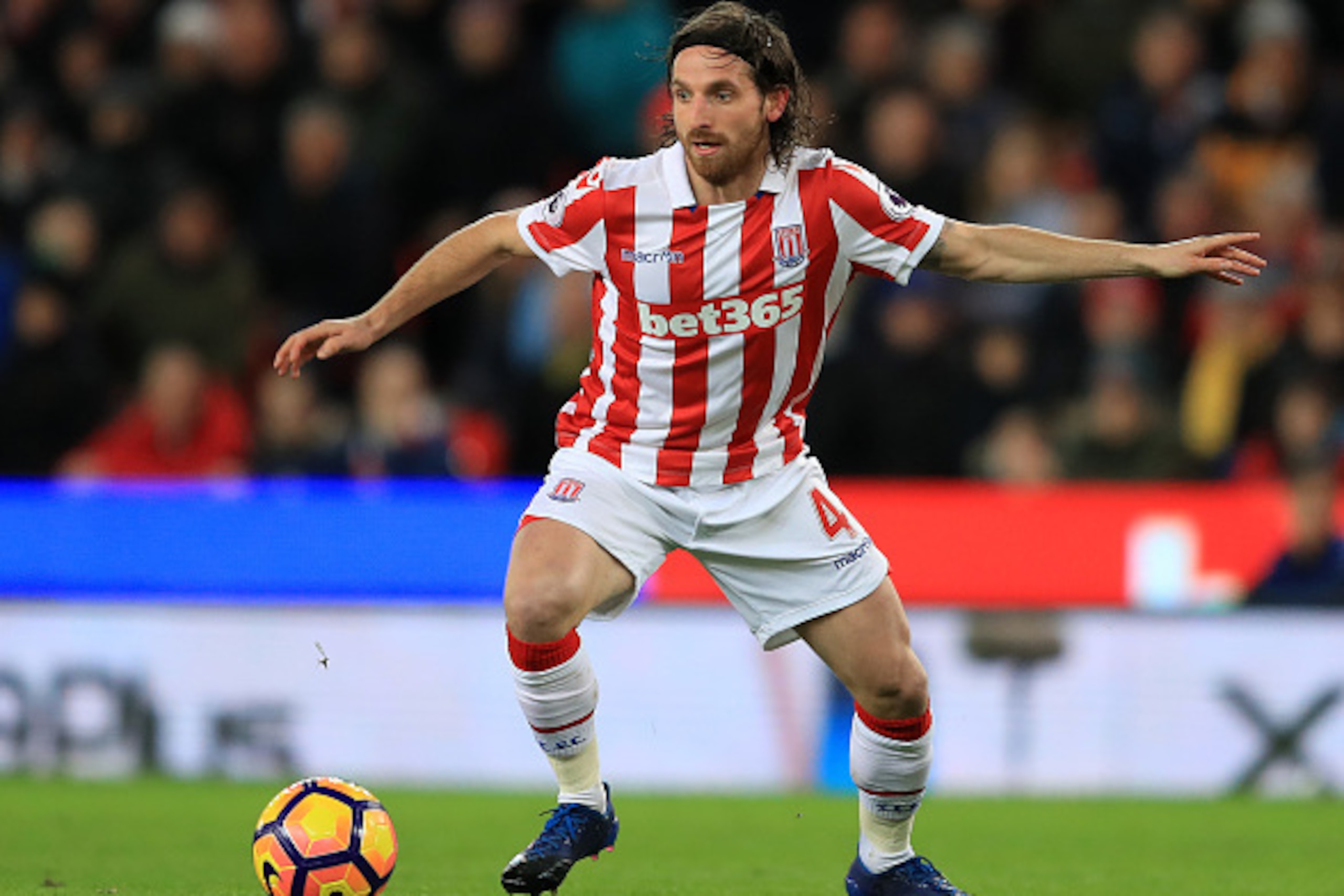 STOKE ON TRENT, ENGLAND - FEBRUARY 01:  Joe Allen of Stoke in action during the Premier League match between Stoke City and Everton at Bet365 Stadium on February 1, 2017 in Stoke on Trent, England.  (Photo by Richard Heathcote/Getty Images)