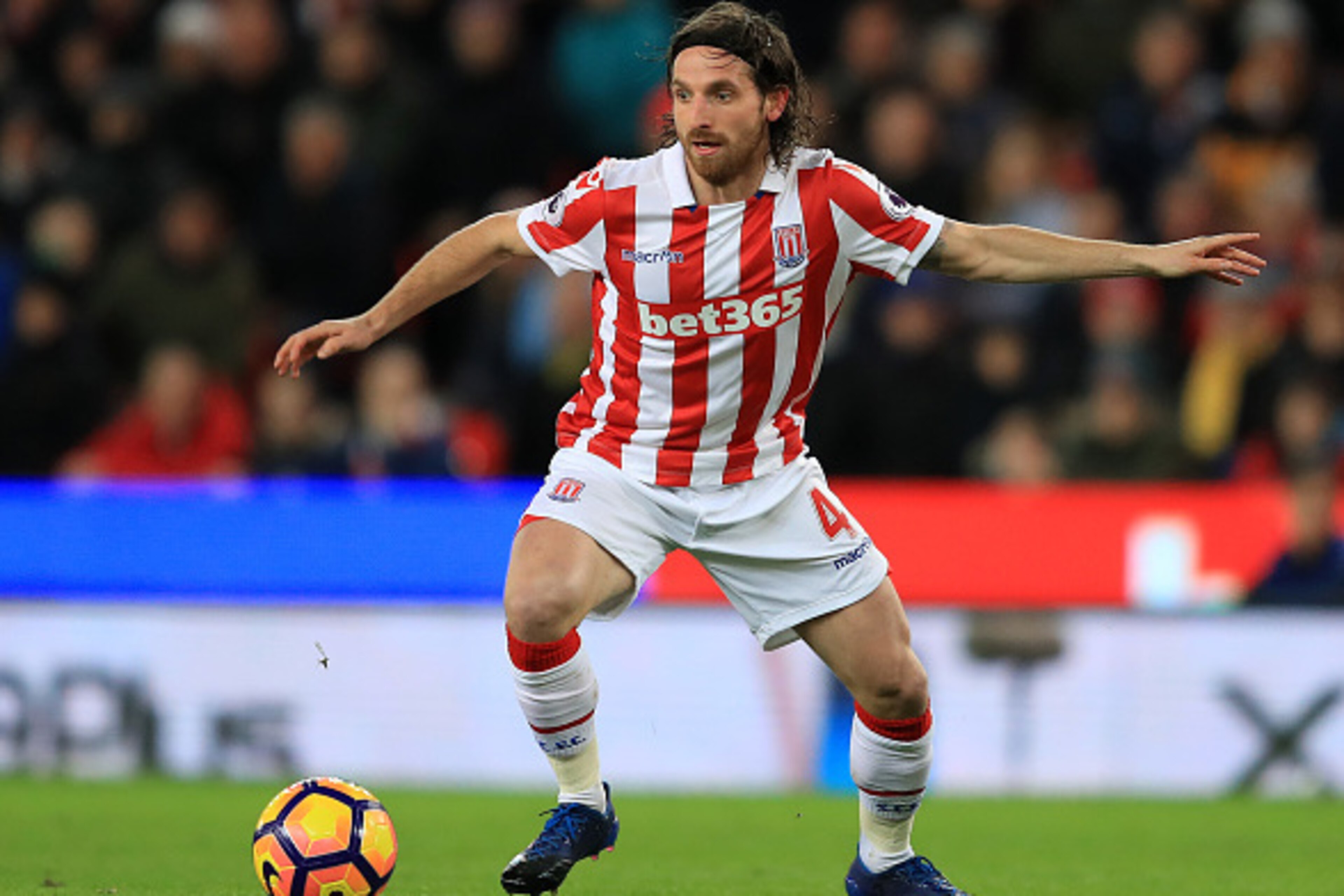 STOKE ON TRENT, ENGLAND - FEBRUARY 01:  Joe Allen of Stoke in action during the Premier League match between Stoke City and Everton at Bet365 Stadium on February 1, 2017 in Stoke on Trent, England.  (Photo by Richard Heathcote/Getty Images)