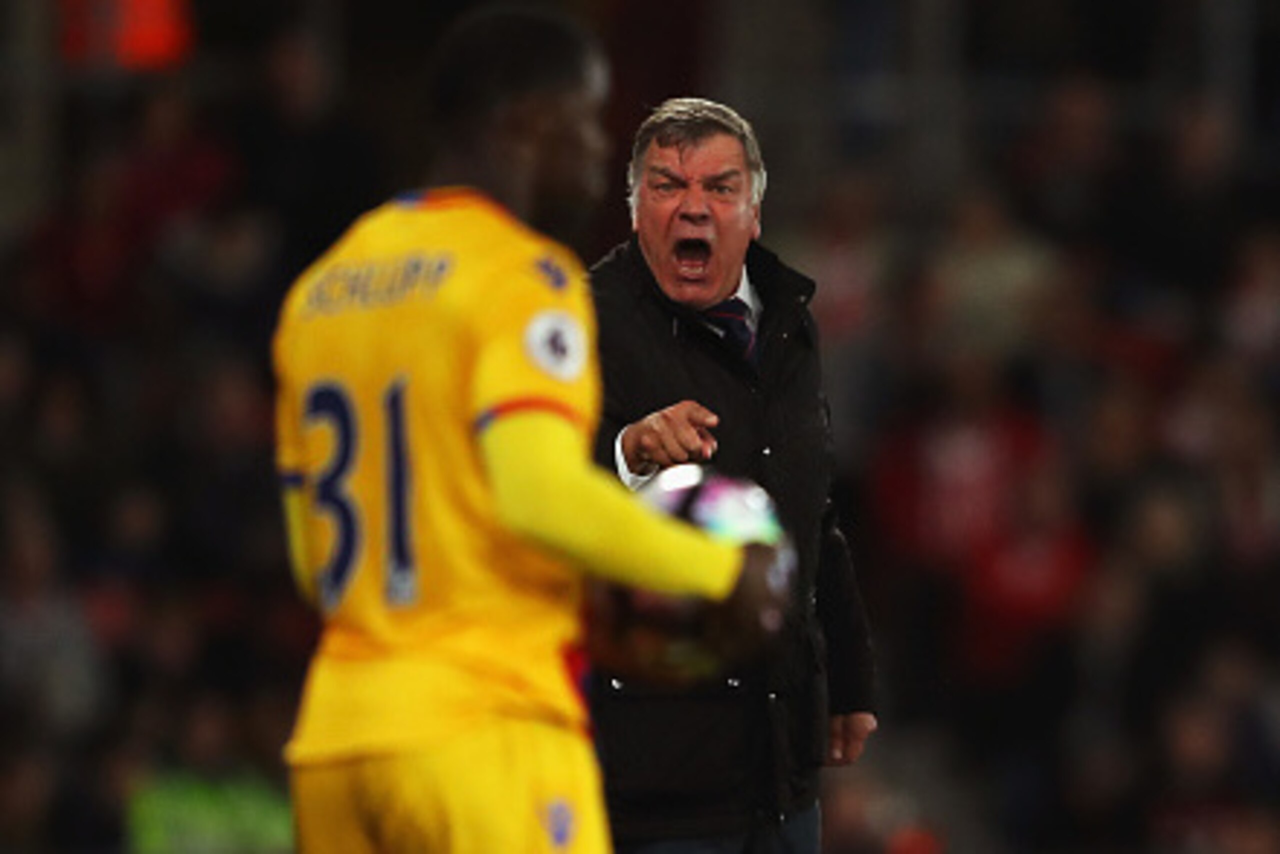 SOUTHAMPTON, ENGLAND - APRIL 05: Sam Allardyce, Manager of Crystal Palace shouts at his player during the Premier League match between Southampton and Crystal Palace at St Mary's Stadium on April 5, 2017 in Southampton, England. (Photo by Warren Little/ SOUTHAMPTON, ENGLAND - APRIL 05: Sam Allardyce, Manager of Crystal Palace shouts at his player during the Premier League match between Southampton and Crystal Palace at St Mary's Stadium on April 5, 2017 in Southampton, England. (Photo by Warren Little/