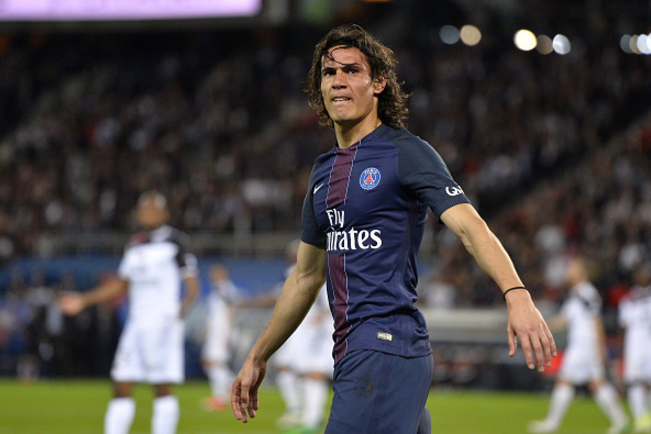 PARIS, FRANCE - APRIL 09:  Edinson Cavani of Paris Saint-Germain reacts during the Ligue 1 match between EA Guingamp and Paris Saint-Germain at Parc des Princes on April 9, 2017 in Paris, France.  (Photo by Aurelien Meunier/Getty Images )