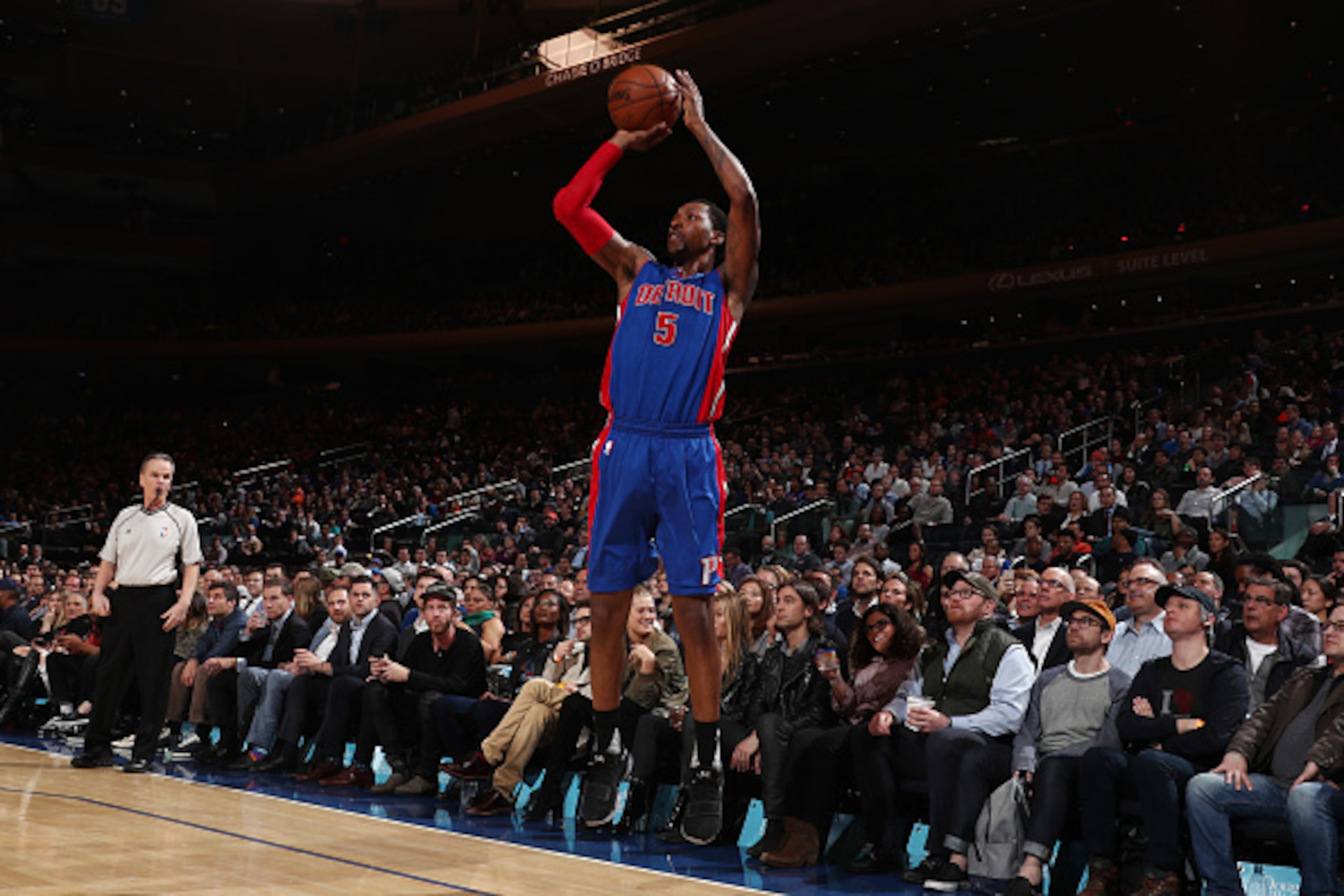 NEW YORK, NY - MARCH 27:  Kentavious Caldwell-Pope #5 of the Detroit Pistons shoots the ball during a game against the New York Knicks on March 27, 2017 at Madison Square Garden in New York City, New York. NOTE TO USER: User expressly acknowledges and agr
