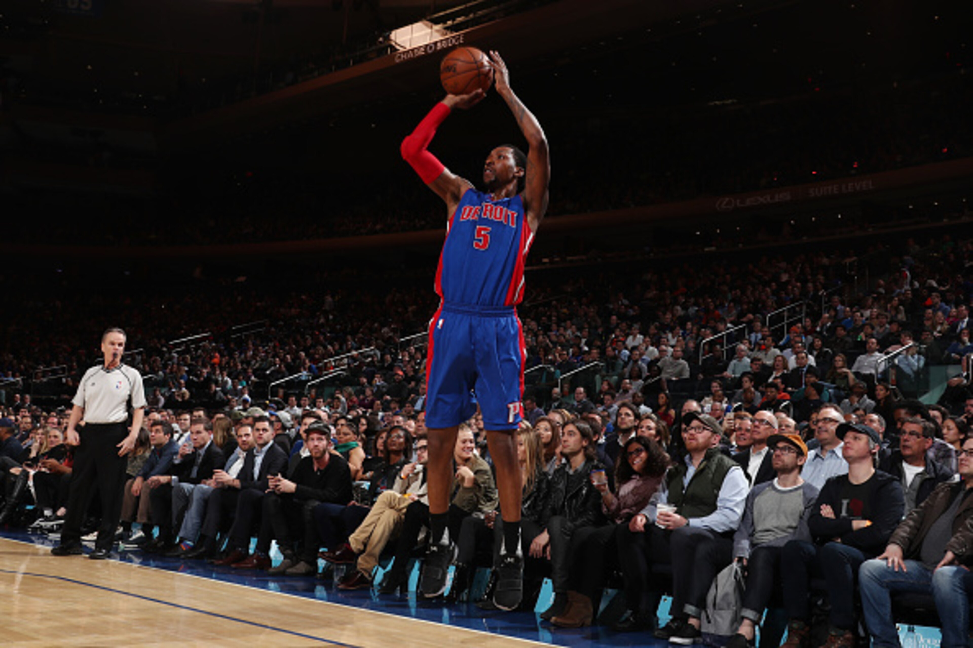 NEW YORK, NY - MARCH 27:  Kentavious Caldwell-Pope #5 of the Detroit Pistons shoots the ball during a game against the New York Knicks on March 27, 2017 at Madison Square Garden in New York City, New York. NOTE TO USER: User expressly acknowledges and agr