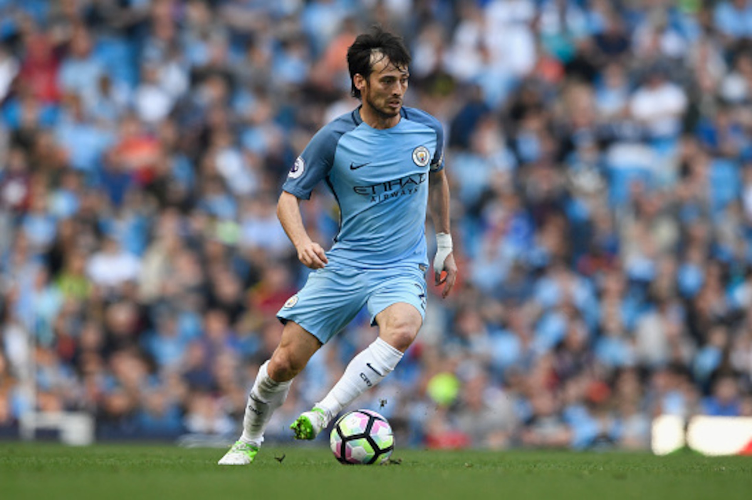 MANCHESTER, ENGLAND - APRIL 08:  City player David Silva in action during the Premier League match between Manchester City and Hull City at Etihad Stadium on April 8, 2017 in Manchester, England.  (Photo by Stu Forster/Getty Images)