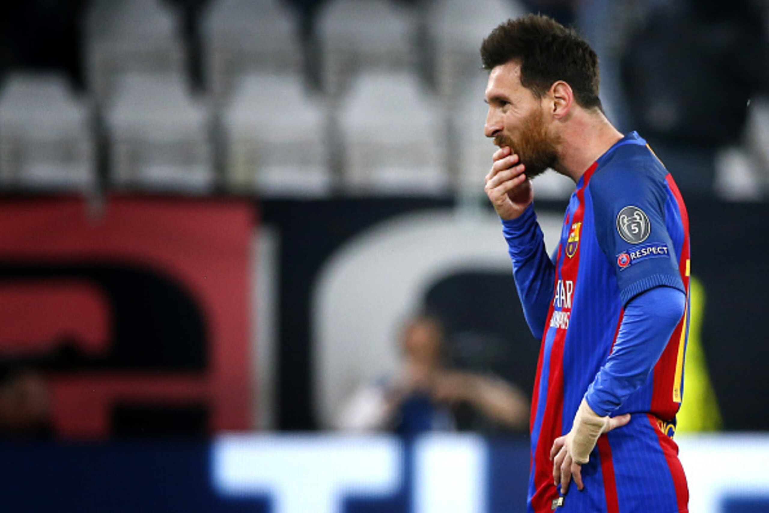 Barcelona's Argentinian forward Lionel Messi reacts during the UEFA Champions League quarter final first leg football match Juventus vs Barcelona, on April 11, 2017 at the Juventus stadium in Turin. / AFP PHOTO / Marco BERTORELLO (Photo credit sho Barcelona's Argentinian forward Lionel Messi reacts during the UEFA Champions League quarter final first leg football match Juventus vs Barcelona, on April 11, 2017 at the Juventus stadium in Turin. / AFP PHOTO / Marco BERTORELLO (Photo credit sho