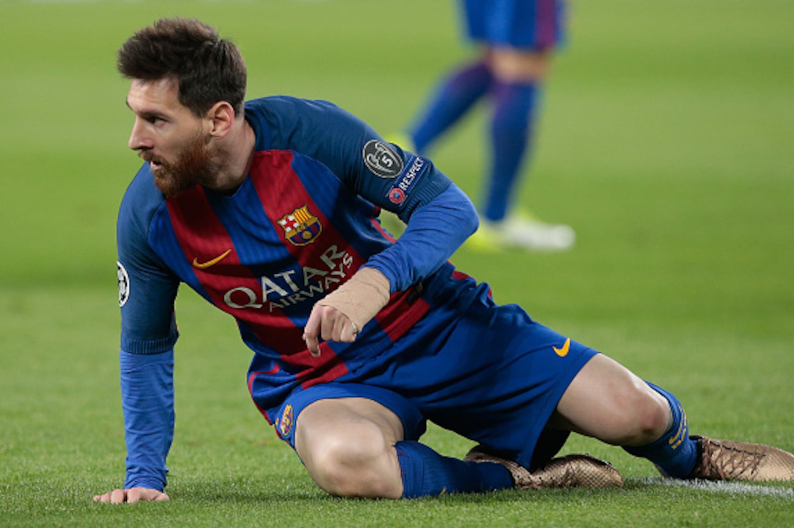 TURIN, ITALY - APRIL 11:  Lionel Messi of FC Barcelona shows his frustration during the UEFA Champions League Quarter Final first leg match between Juventus and FC Barcelona at Juventus Stadium on April 11, 2017 in Turin, Italy.  (Photo by Emilio Andreoli