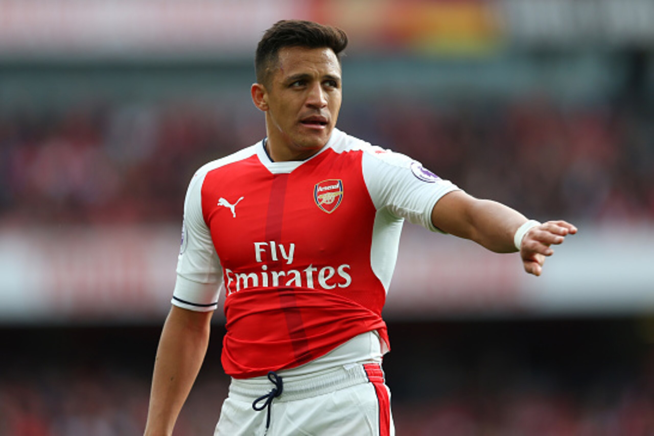 LONDON, ENGLAND - APRIL 02: Alexis Sanchez of Arsenal during the Premier League match between Arsenal and Manchester City at Emirates Stadium on April 2, 2017 in London, England. (Photo by Catherine Ivill - AMA/Getty Images)
