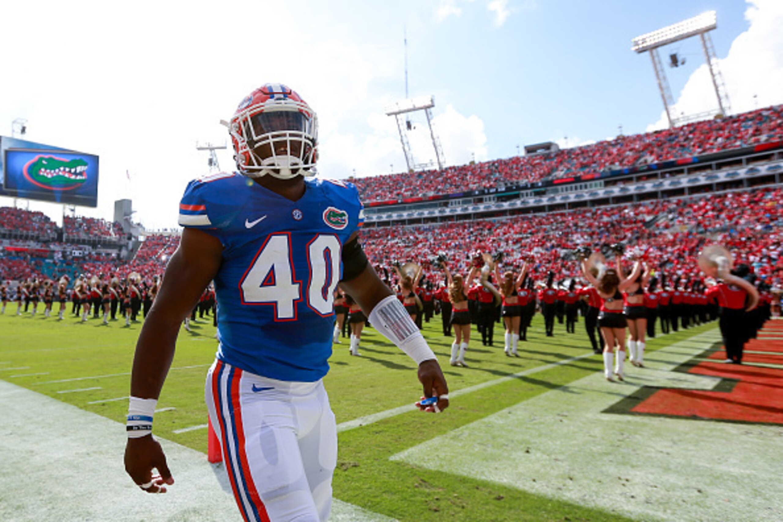 JACKSONVILLE, FL - OCTOBER 29: Jarrad Davis #40 of the Florida Gators before the game against the Georgia Bulldogs at EverBank Field on October 29, 2016 in Jacksonville, Florida. (Photo by Rob Foldy/Getty Images) JACKSONVILLE, FL - OCTOBER 29: Jarrad Davis #40 of the Florida Gators before the game against the Georgia Bulldogs at EverBank Field on October 29, 2016 in Jacksonville, Florida. (Photo by Rob Foldy/Getty Images)
