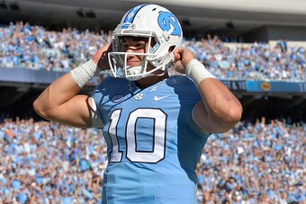 CHAPEL HILL, NC - NOVEMBER 05:  Mitch Trubisky #10 of the North Carolina Tar Heels in action against the Georgia Tech Yellow Jackets during the game at Kenan Stadium on November 5, 2016 in Chapel Hill, North Carolina.  (Photo by Grant Halverson/Getty Imag