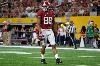 ARLINGTON, TX - SEPTEMBER 3: O.J. Howard #88 of the Alabama Crimson Tide reacts  at the Tide take on the USC Trojans in the second half during the AdvoCare Classic at AT&T Stadium on September 3, 2016 in Arlington, Texas. (Photo by Ron Jenkins/Getty Image