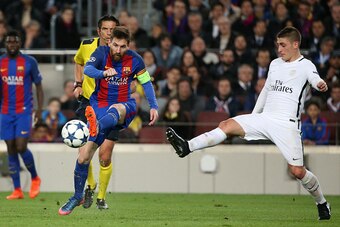 BARCELONA, SPAIN - MARCH 8: Lionel Messi of FC Barcelona and Marco Verratti of PSG in action during the UEFA Champions League Round of 16 second leg match between FC Barcelona and Paris Saint-Germain (PSG) at Camp Nou on March 8, 2017 in Barcelona, Spain.
