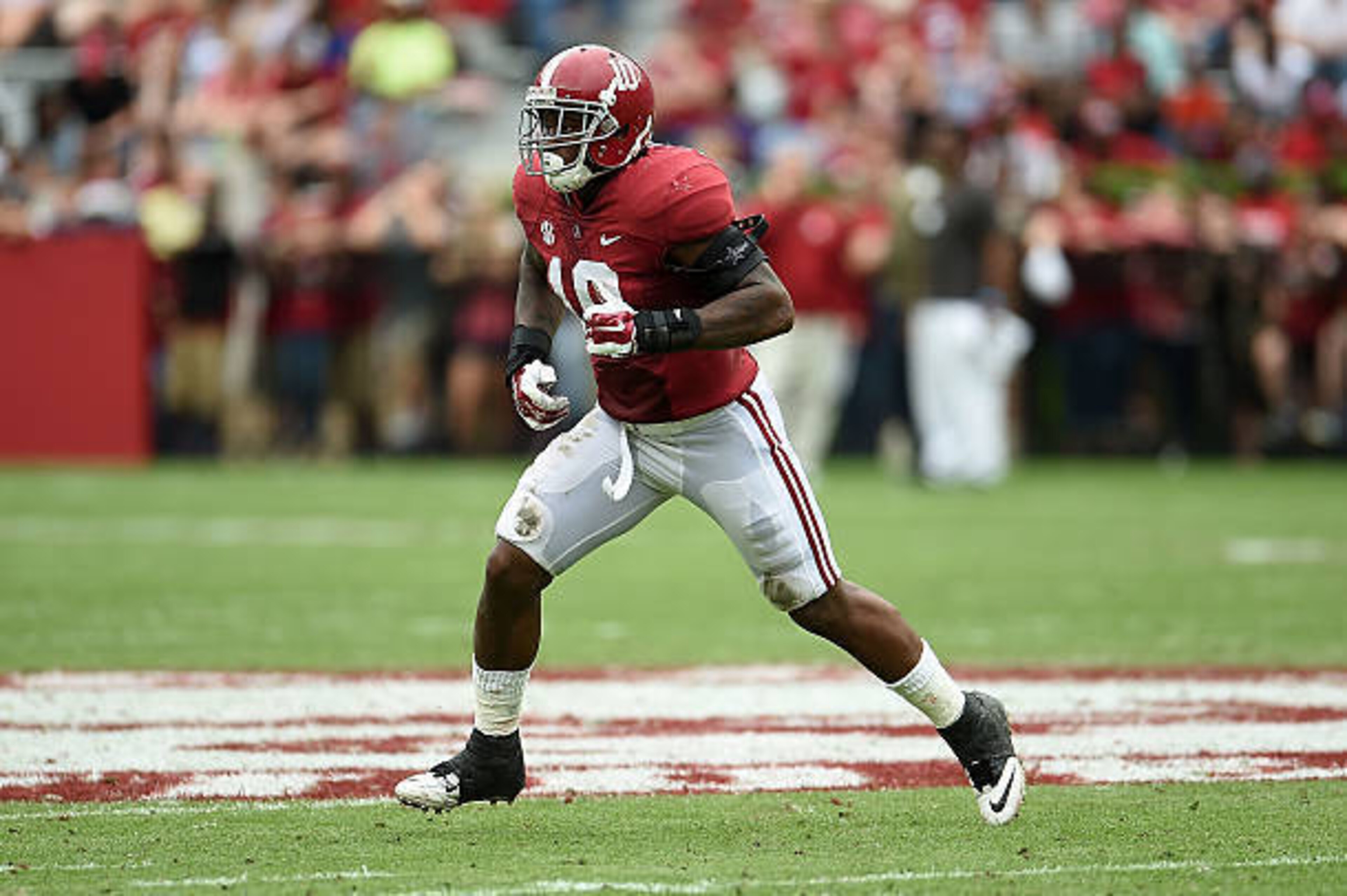 TUSCALOOSA, AL - APRIL 18: Reuben Foster #10 of the Crimson team reacts to a play during the University of Alabama Crimson Tide A-day spring game at Bryant-Denny Stadium on April 18, 2015 in Tuscaloosa, Alabama. (Photo by Stacy Revere/Getty Images) TUSCALOOSA, AL - APRIL 18: Reuben Foster #10 of the Crimson team reacts to a play during the University of Alabama Crimson Tide A-day spring game at Bryant-Denny Stadium on April 18, 2015 in Tuscaloosa, Alabama. (Photo by Stacy Revere/Getty Images)