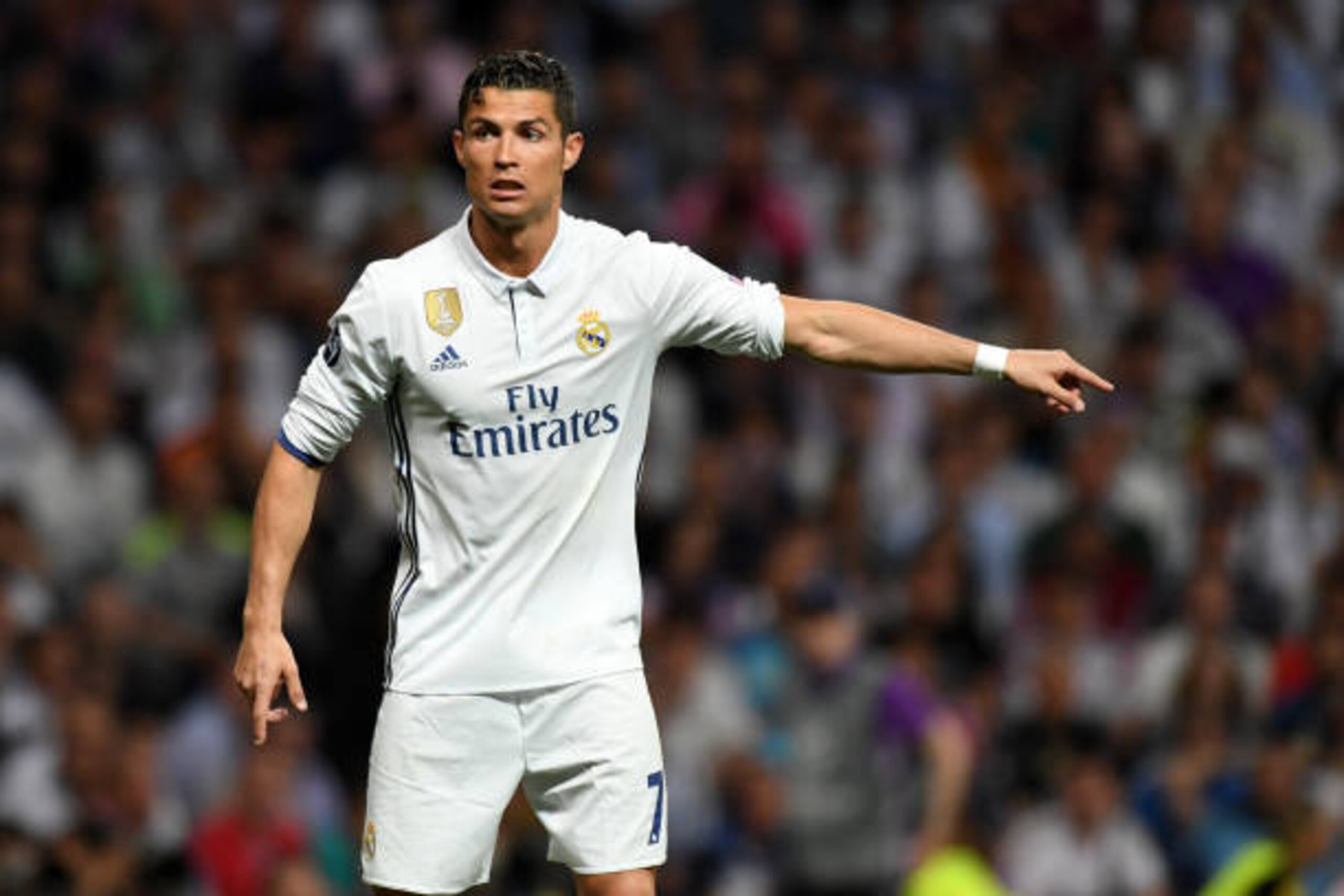 MADRID, SPAIN - APRIL 18: Cristiano Ronaldo of Real Madrid in action during the UEFA Champions League Quarter Final second leg match between Real Madrid CF and FC Bayern Muenchen at Estadio Santiago Bernabeu on April 18, 2017 in Madrid, Spain. (Photo by E