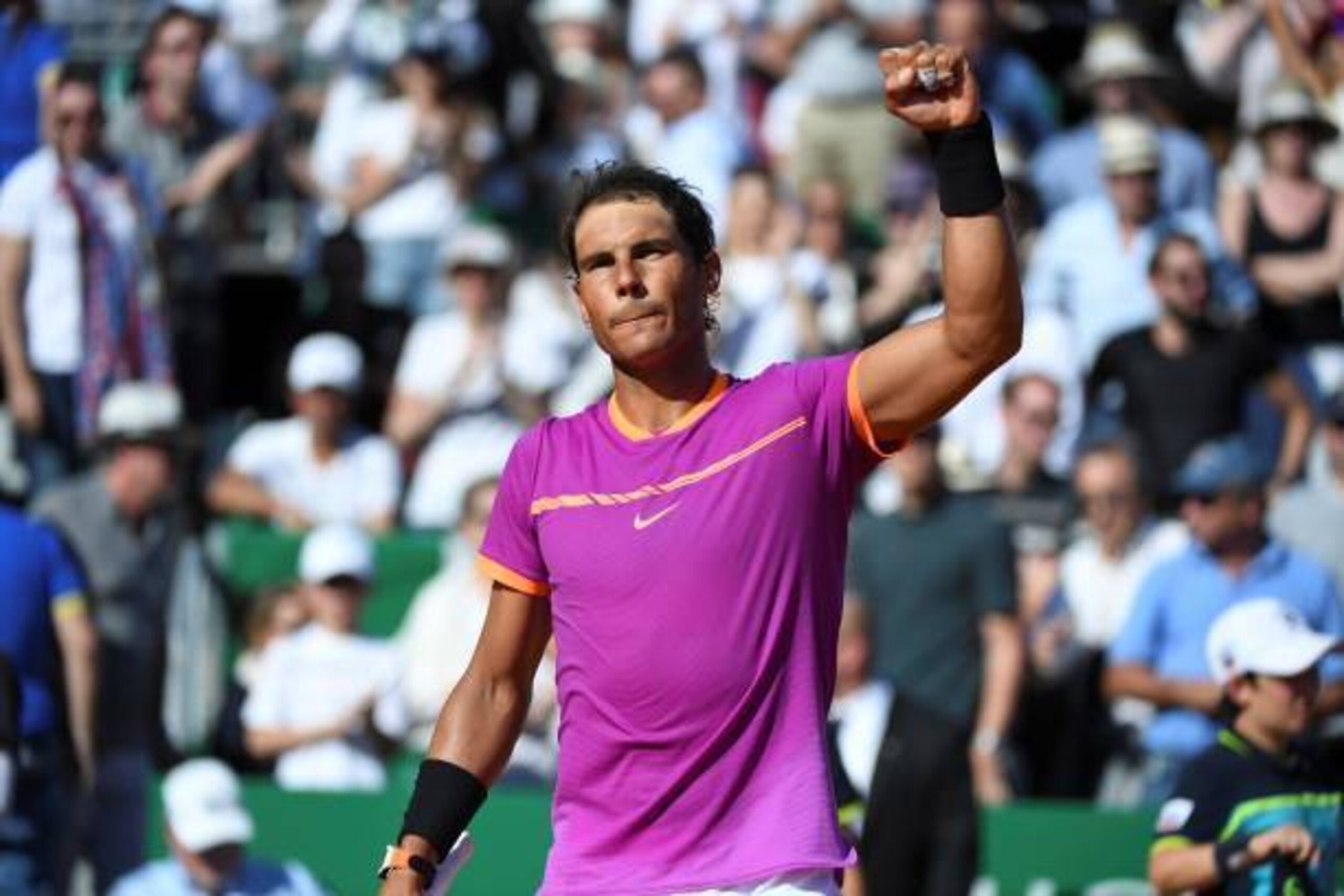 Spain's Rafael Nadal celebrates after victory on German Alexander Zverev after their match at the Monte-Carlo ATP Masters Series tennis tournament on April 20, 2017 in Monaco. / AFP PHOTO / Yann COATSALIOU        (Photo credit should read YANN COATSALIOU/