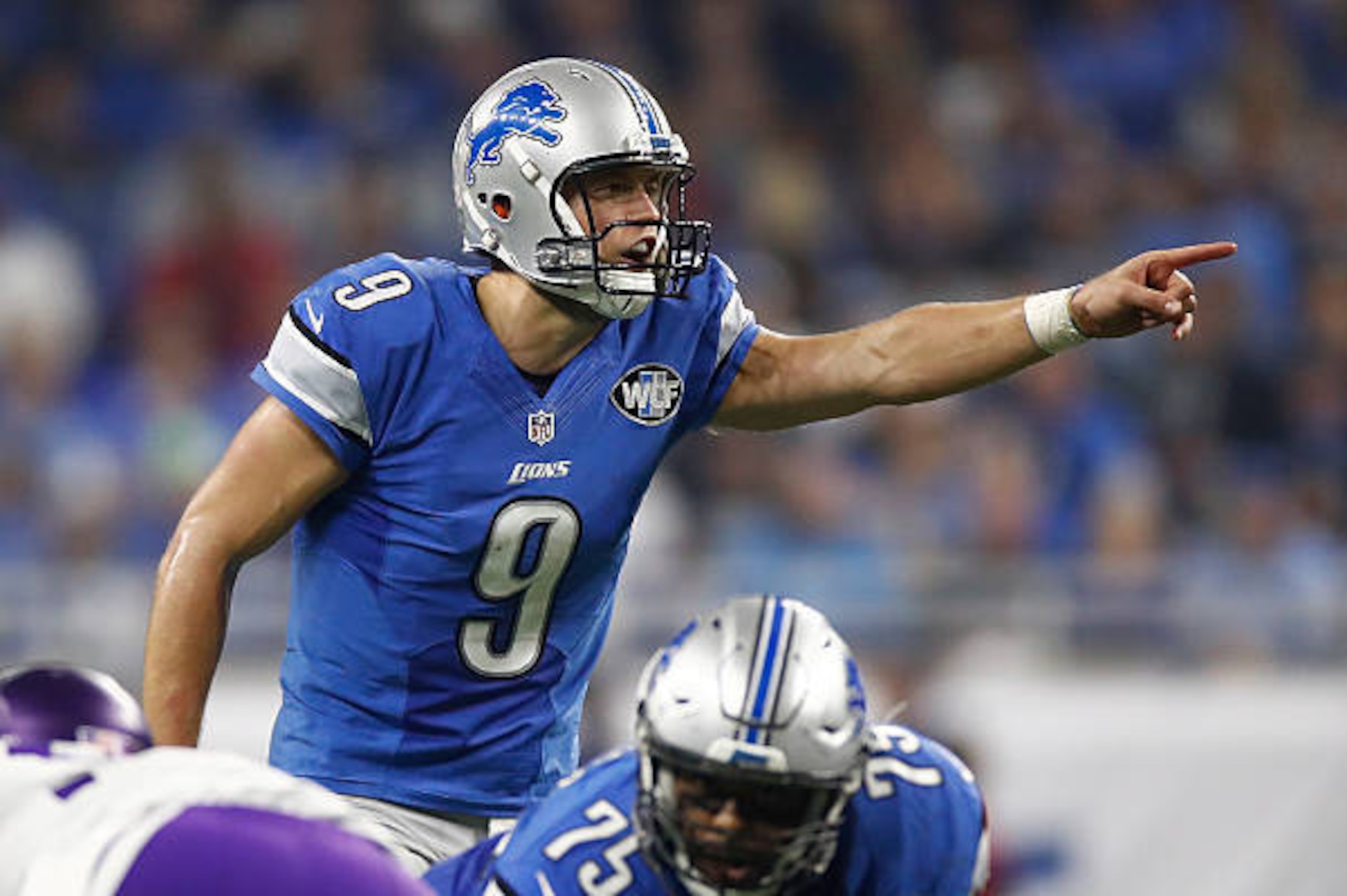 DETROIT.MI - NOVEMBER 24: Quarterback Matthew Stafford #9 of the Detroit Lions directs his team against the Minnesota Vikings during second half action at Ford Field on November 24, 2016 in Detroit, Michigan. (Photo by Gregory Shamus/Getty Images)
