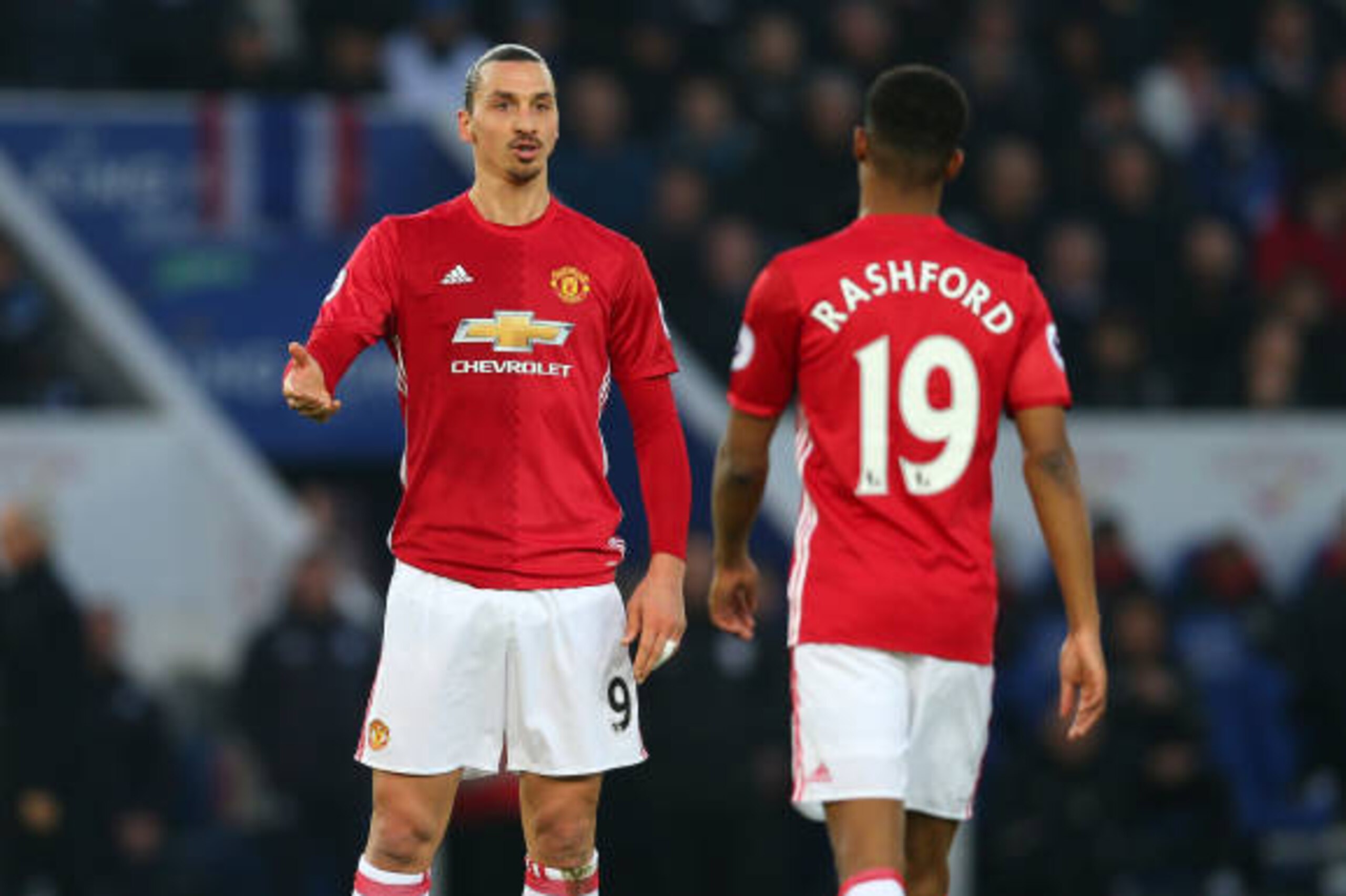 LEICESTER, ENGLAND - FEBRUARY 05: Zlatan Ibrahimovic of Manchester United speaks to Marcus Rashford of Manchester United during the Premier League match between Leicester City and Manchester United at The King Power Stadium on February 5, 2017 in Leiceste