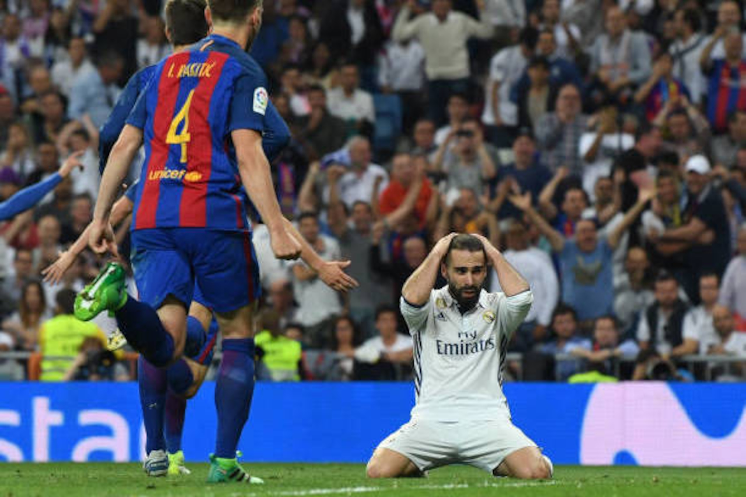 MADRID, SPAIN - APRIL 23: Daniel Carvajal of Real Madrid reacts as Lionel Messi of Barcelona scores their third goal during the La Liga match between Real Madrid CF and FC Barcelona at Estadio Bernabeu on April 23, 2017 in Madrid, Spain. (Photo by David MADRID, SPAIN - APRIL 23: Daniel Carvajal of Real Madrid reacts as Lionel Messi of Barcelona scores their third goal during the La Liga match between Real Madrid CF and FC Barcelona at Estadio Bernabeu on April 23, 2017 in Madrid, Spain. (Photo by David