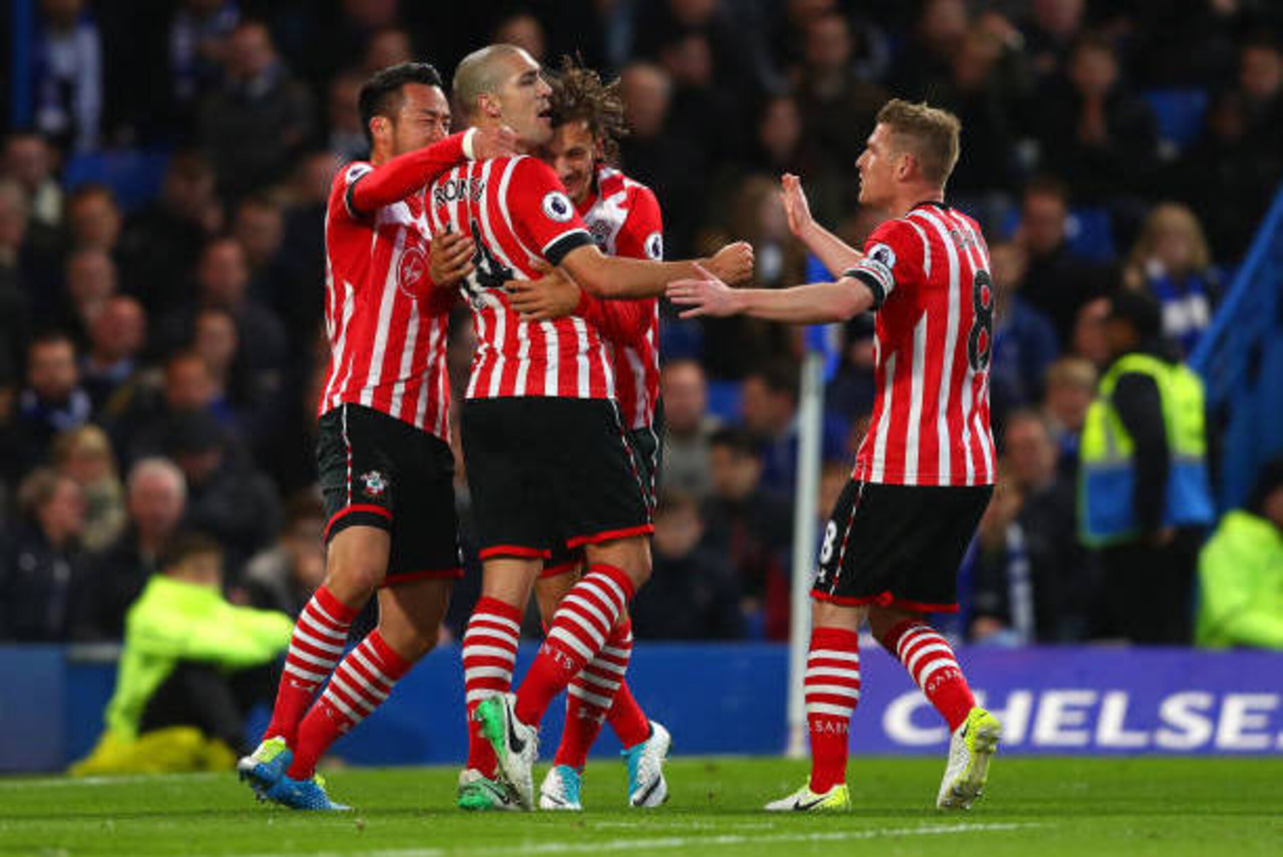 LONDON, ENGLAND - APRIL 25:  Oriol Romeu of Southampton (14) celebrates as he scores their first goal with team mates during the Premier League match between Chelsea and Southampton at Stamford Bridge on April 25, 2017 in London, England.  (Photo by Clive