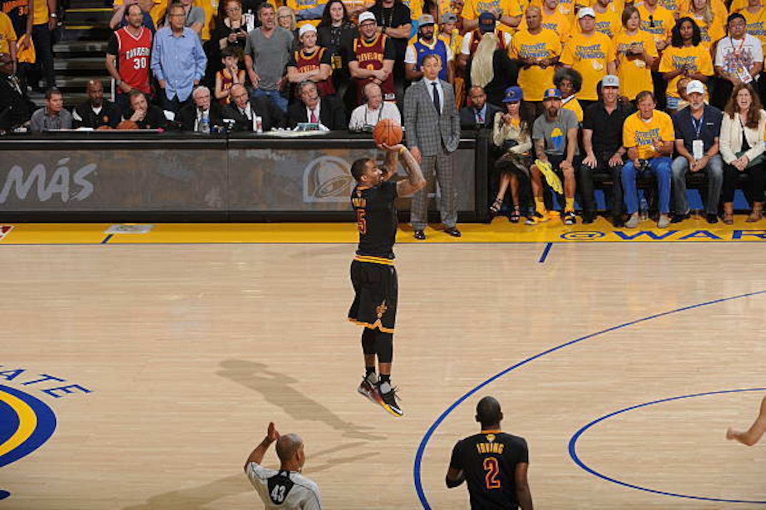 OAKLAND, CA - JUNE 19: J.R. Smith #5 of the Cleveland Cavaliers shoots the ball against the Golden State Warriors in Game Seven of the 2016 NBA Finals on June 19, 2016 at ORACLE Arena in Oakland, California. NOTE TO USER: User expressly acknowledges and OAKLAND, CA - JUNE 19: J.R. Smith #5 of the Cleveland Cavaliers shoots the ball against the Golden State Warriors in Game Seven of the 2016 NBA Finals on June 19, 2016 at ORACLE Arena in Oakland, California. NOTE TO USER: User expressly acknowledges and