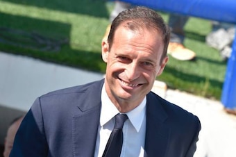 Juventus' coach from Italy Massimiliano Allegri smiles before the Italian Serie A football match Pescara versus Juventus at Adriatico's comunal stadium, in Pescara, on April 15, 2017.  / AFP PHOTO / ANDREAS SOLARO        (Photo credit should read ANDREAS 