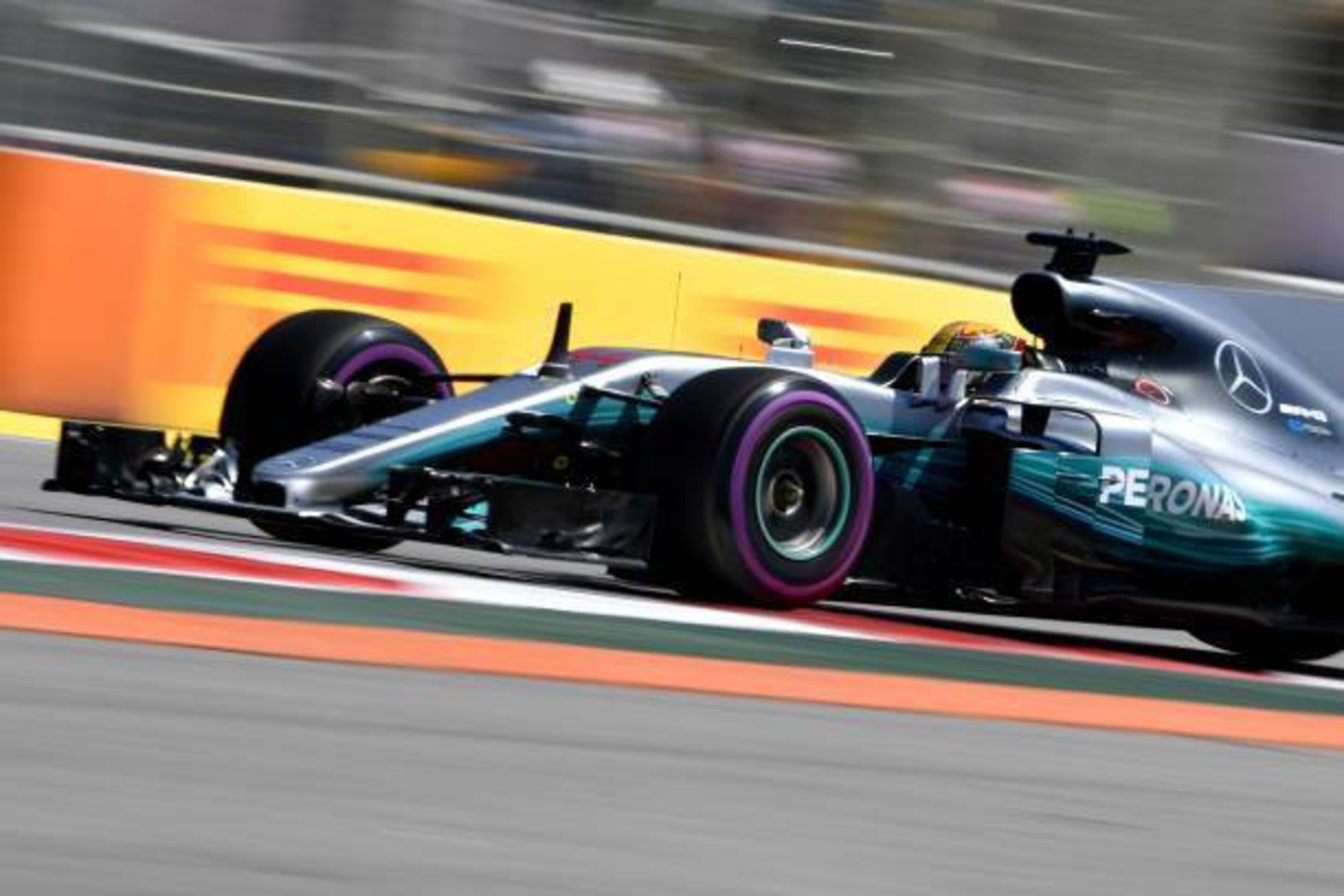 Mercedes' British driver Lewis Hamilton steers his car during the third practice session of the Formula One Russian Grand Prix at the Sochi Autodrom circuit in Sochi on April 29, 2017. / AFP PHOTO / ANDREJ ISAKOVIC        (Photo credit should read ANDREJ 