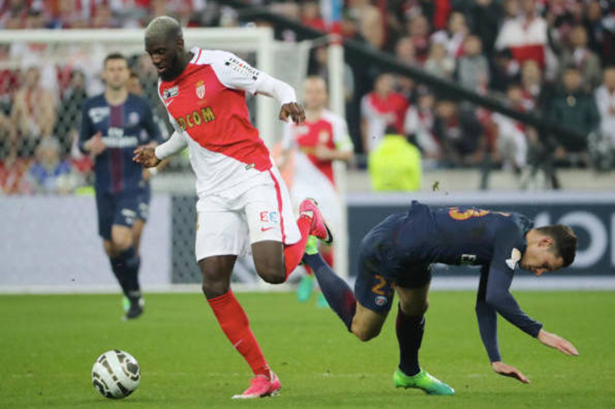 LYON, FRANCE - APRIL 01:  Tiemoue Bakayoko of AS Monaco slash Julian Draxler of Paris Saint-Germain during the French League Cup Final match between Paris Saint-Germain and AS Monaco at Parc Olympique on  Japril 01, 2017 in Lyon, France.  (Photo by Xavier