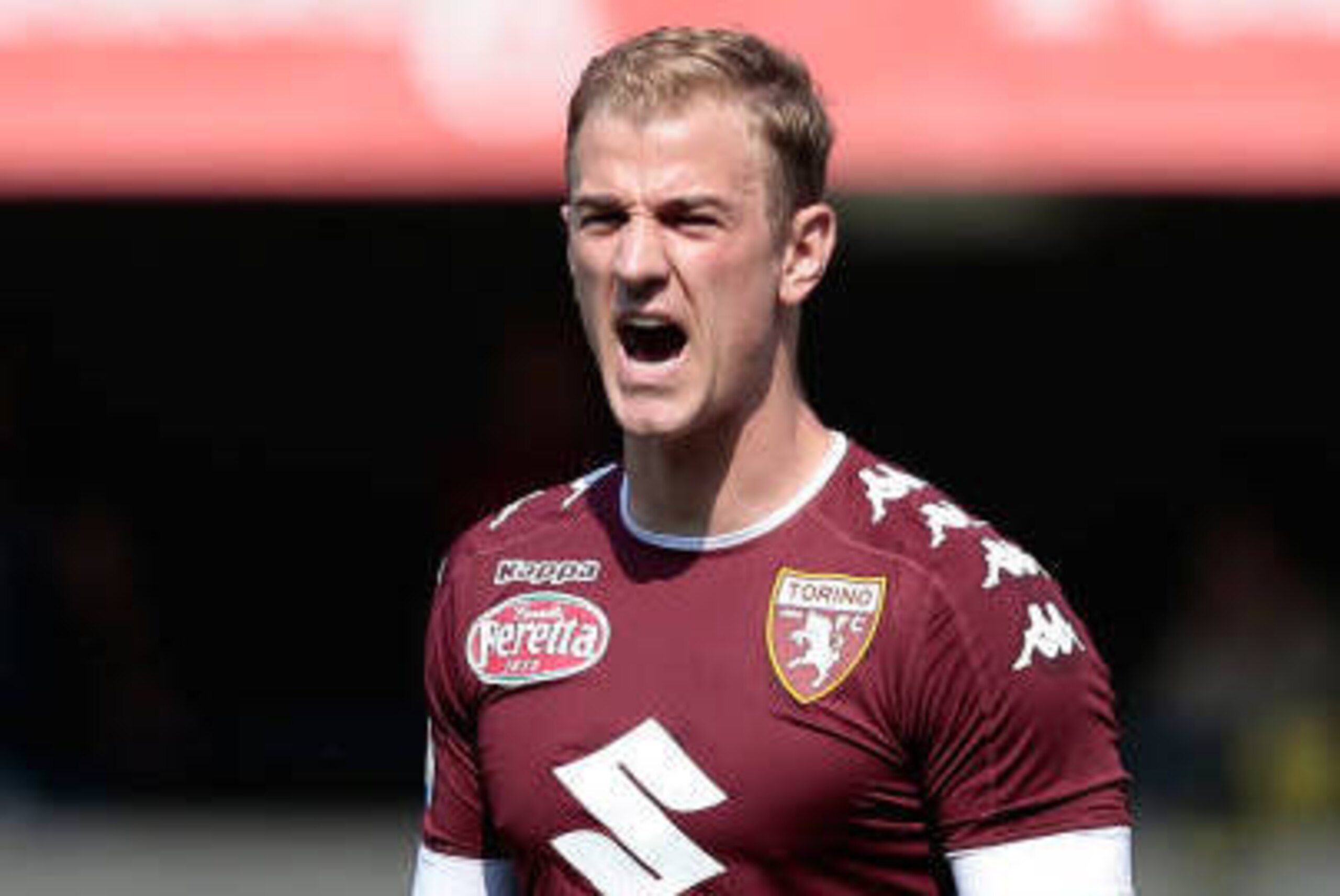 VERONA, ITALY - APRIL 23: Joe Hart of Torino FC shouts during the Serie A match between AC ChievoVerona and FC Torino at Stadio Marc'Antonio Bentegodi on April 23, 2017 in Verona, Italy. (Photo by Emilio Andreoli/Getty Images) VERONA, ITALY - APRIL 23: Joe Hart of Torino FC shouts during the Serie A match between AC ChievoVerona and FC Torino at Stadio Marc'Antonio Bentegodi on April 23, 2017 in Verona, Italy. (Photo by Emilio Andreoli/Getty Images)