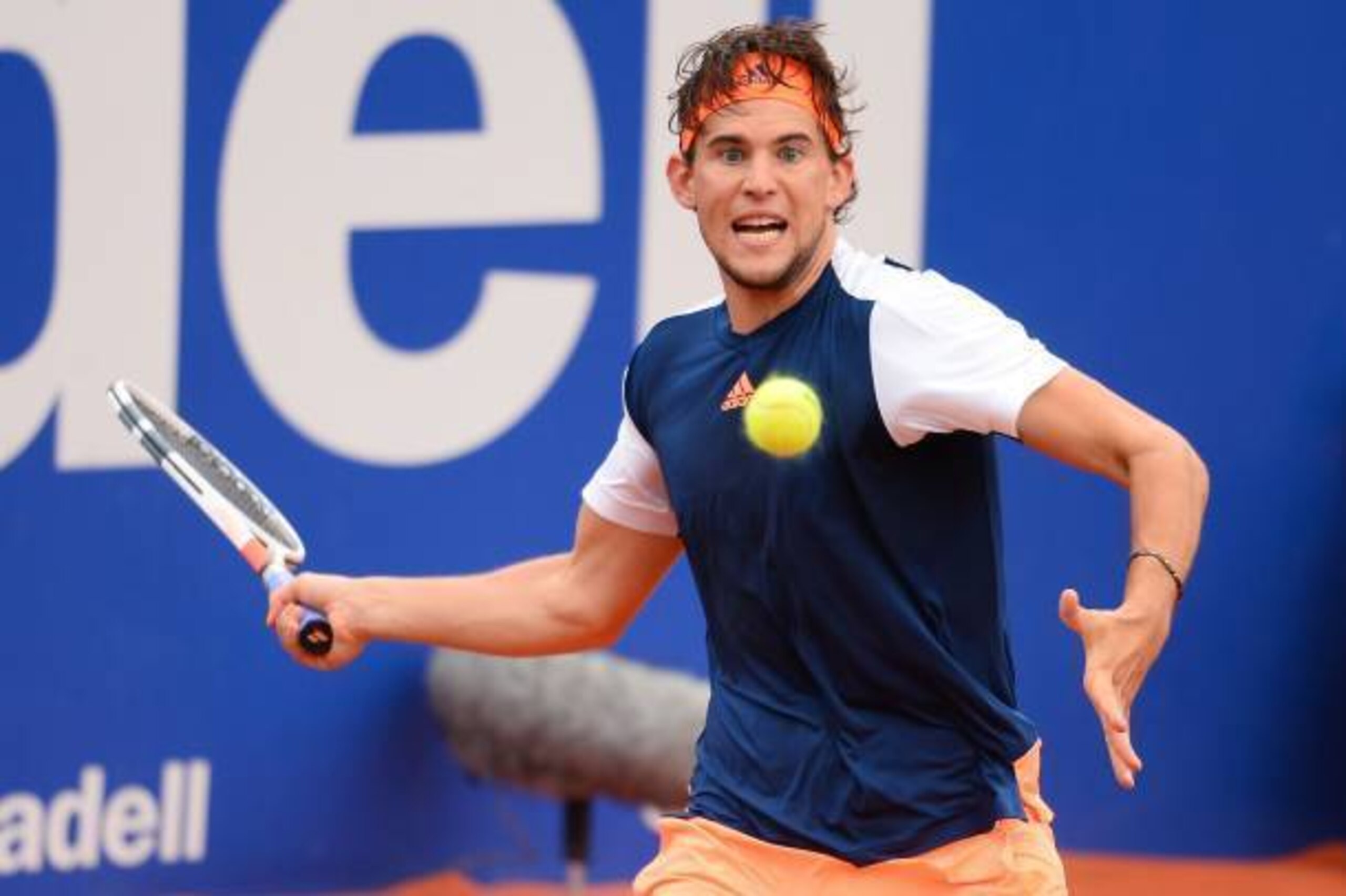 Austrian tennis player Dominic Thiem returns the ball to Spanish tennis player Rafael Nadal during the ATP Barcelona Open 'Conde de Godo' tennis tournament final in Barcelona on April 30, 2017. / AFP PHOTO / Josep LAGO        (Photo credit should read JOS