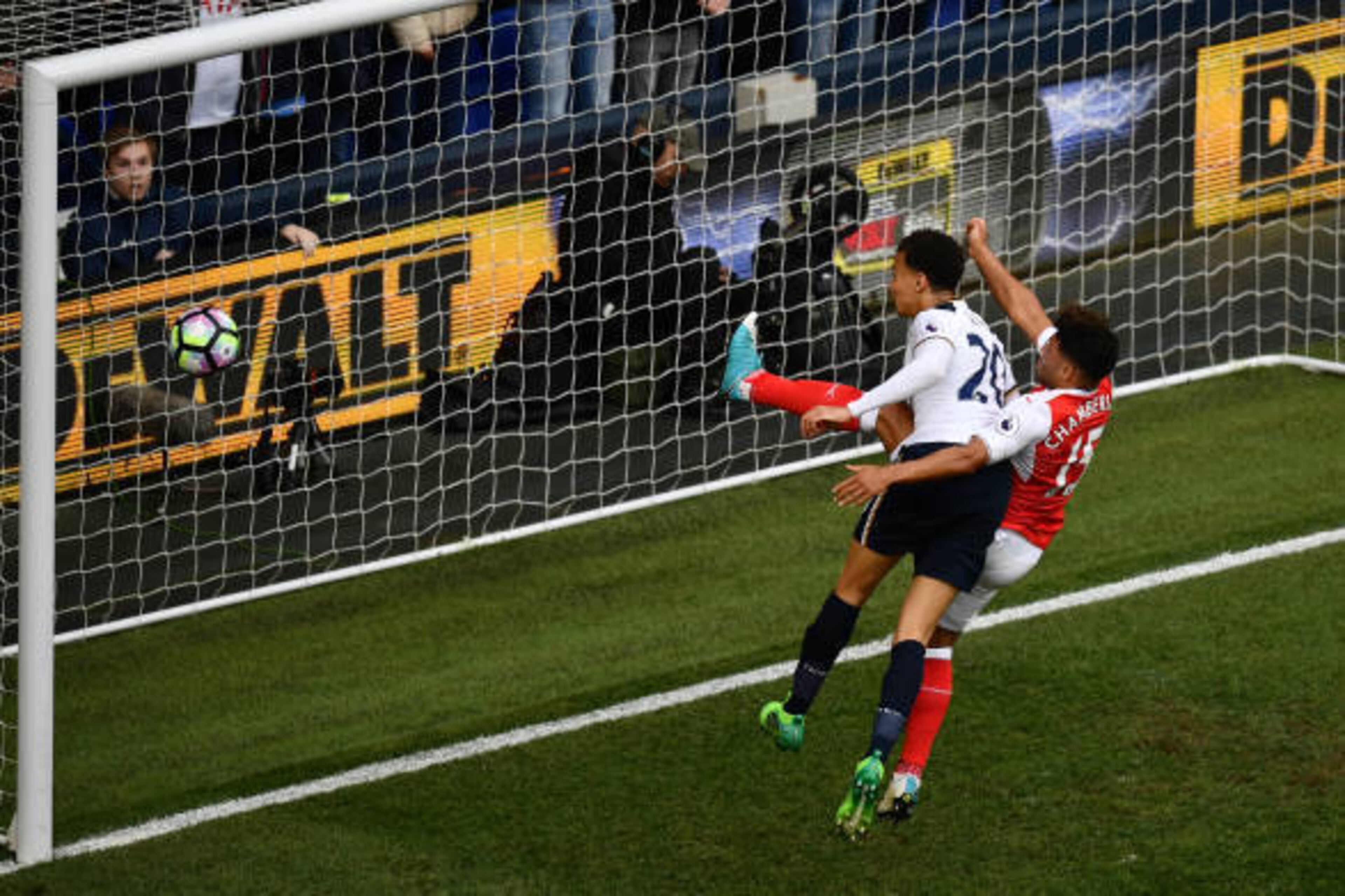 LONDON, ENGLAND - APRIL 30: Dele Alli of Tottenham Hotspur misses a chance to score during the Premier League match between Tottenham Hotspur and Arsenal at White Hart Lane on April 30, 2017 in London, England. (Photo by Dan Mullan/Getty Images) LONDON, ENGLAND - APRIL 30: Dele Alli of Tottenham Hotspur misses a chance to score during the Premier League match between Tottenham Hotspur and Arsenal at White Hart Lane on April 30, 2017 in London, England. (Photo by Dan Mullan/Getty Images)