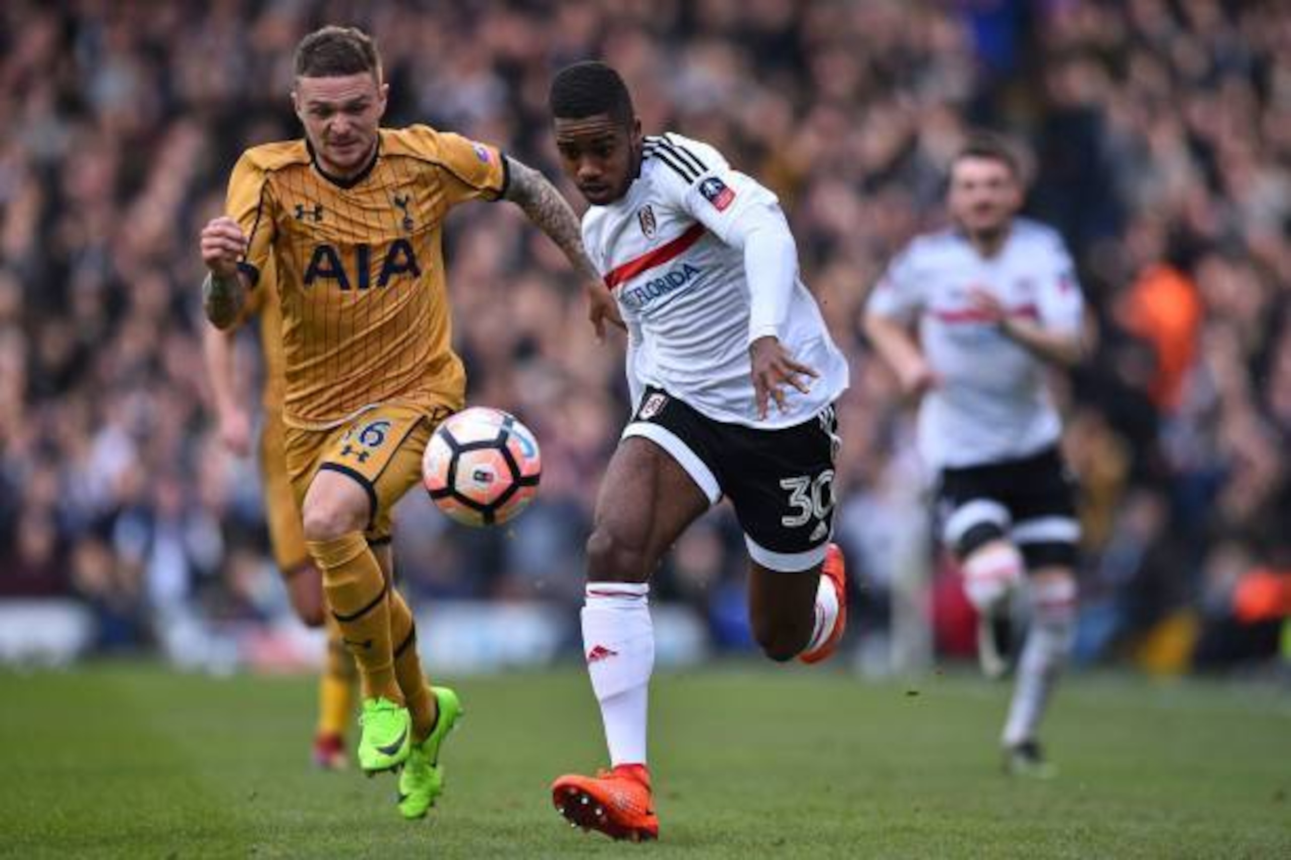 Tottenham Hotspur's English defender Kieran Trippier (L) vies with Fulham's English defender Ryan Sessegnon during the English FA Cup fifth round football match between Fulham and Tottenham Hotspur at Craven Cottage in London on February 19, 2017. / AFP /