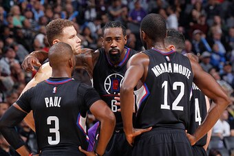 SACRAMENTO, CA - NOVEMBER 18: Blake Griffin #32, Chris Paul #3, DeAndre Jordan #6, Luc Mbah a Moute #12 and J.J. Redick #4 of the Los Angeles Clippers huddle up during the game against the Sacramento Kings on November 18, 2016 at Golden 1 Center in Sacram
