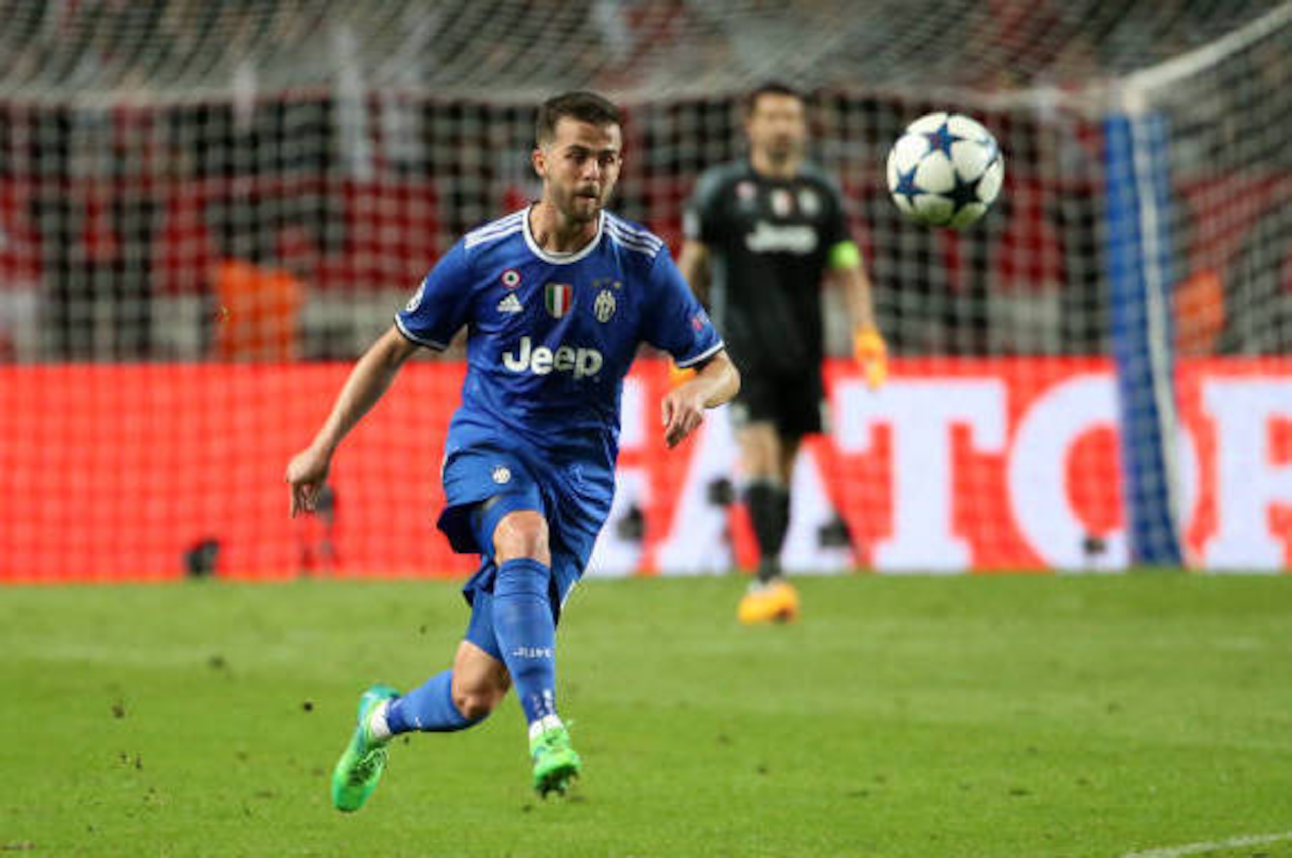 MONACO, MONACO - MAY 3: Miralem Pjanic of Juventus in action during the UEFA Champions League semi final first leg match between AS Monaco and Juventus Turin at Stade Louis II on May 3, 2017 in Monaco, Monaco. (Photo by Jean Catuffe/Getty Images) MONACO, MONACO - MAY 3: Miralem Pjanic of Juventus in action during the UEFA Champions League semi final first leg match between AS Monaco and Juventus Turin at Stade Louis II on May 3, 2017 in Monaco, Monaco. (Photo by Jean Catuffe/Getty Images)