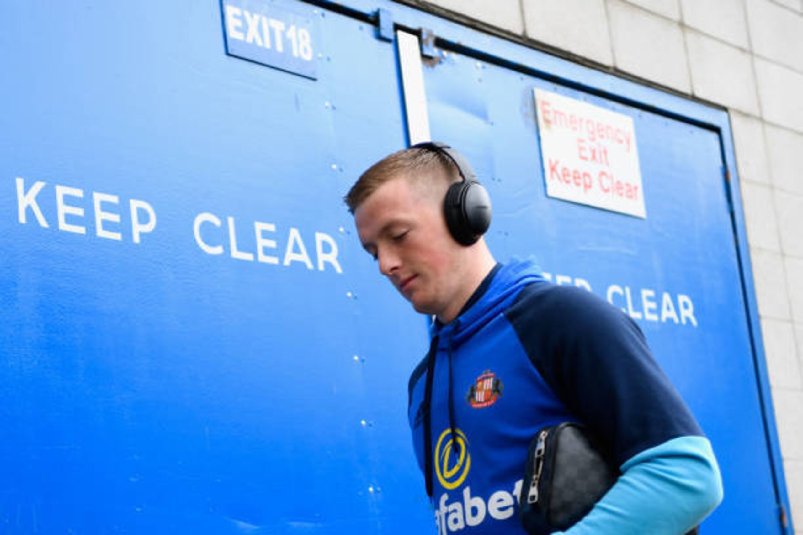 HULL, ENGLAND - MAY 06: Jordan Pickford of Sunderland arrives at the stadium prior to the Premier League match between Hull City and Sunderland at the KCOM Stadium on May 6, 2017 in Hull, England.  (Photo by Stu Forster/Getty Images)