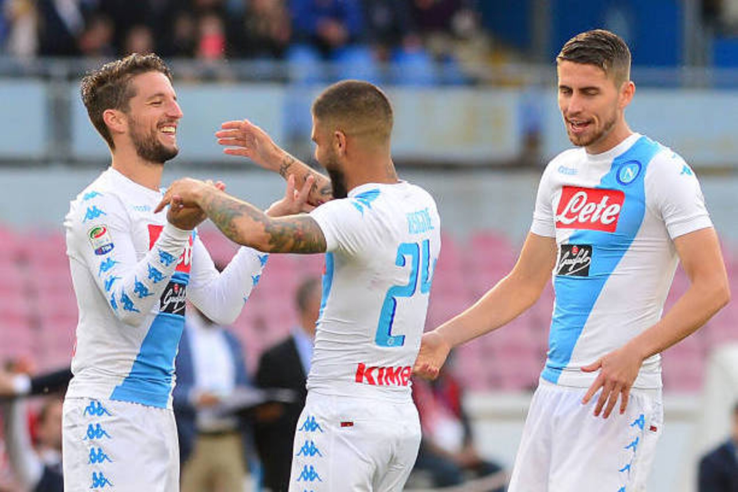 NAPLES, ITALY - MAY 06: Jorginho, Lorenzo Insigne and Dries Mertens of SSC Napoli celebrate the 2-0 goal scored by Dries Mertens during the Serie A match between SSC Napoli and Cagliari Calcio at Stadio San Paolo on May 6, 2017 in Naples, Italy.  (Photo b