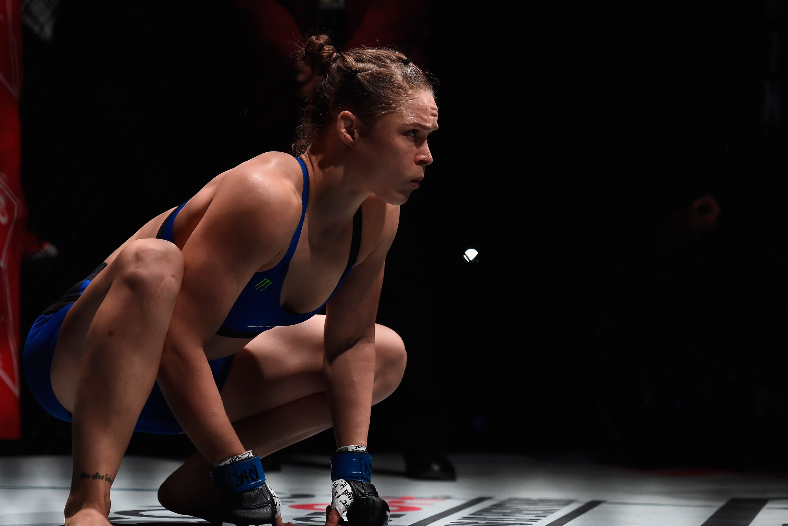 LAS VEGAS, NV - DECEMBER 30:  Ronda Rousey prepares to face Amanda Nunes in their UFC bantmaweight championship bout during the UFC 207 event at T-Mobile Arena on December 30, 2016 in Las Vegas, Nevada.  (Photo by Brandon Magnus/Zuffa LLC/Zuffa LLC via Ge