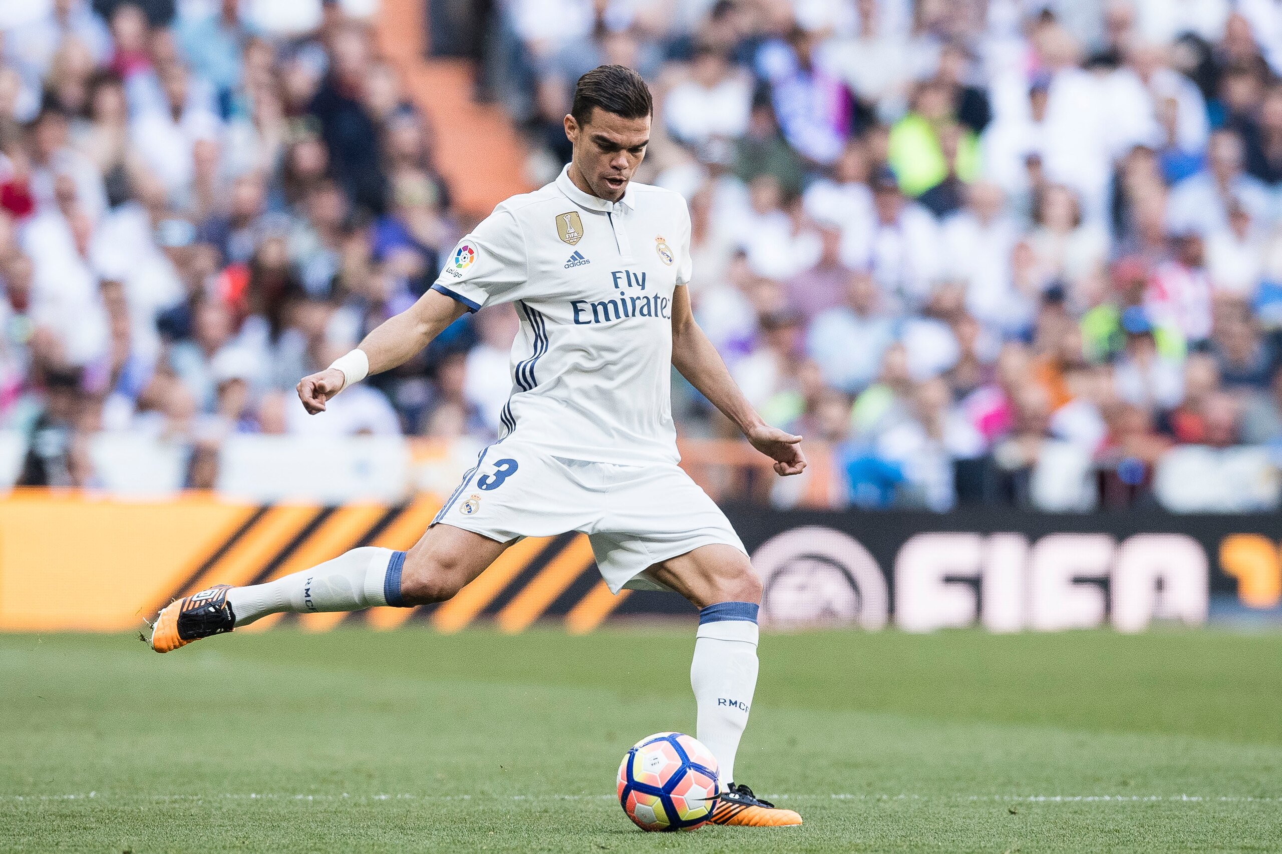 MADRID, SPAIN - APRIL 08: Kepler Laveran Lima Ferreira Pepe of Real Madrid in action during their La Liga match between Real Madrid and Atletico de Madrid at the Santiago Bernabeu Stadium on 08 April 2017 in Madrid, Spain. Photo by Diego Gonzalez Souto / 