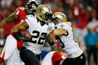 ATLANTA, GA - JANUARY 01: Mark Ingram #22 of the New Orleans Saints runs the ball during the first half against the Atlanta Falcons at the Georgia Dome on January 1, 2017 in Atlanta, Georgia. (Photo by Kevin C.  Cox/Getty Images)