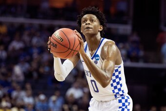 MEMPHIS, TN - MARCH 24:  De'Aaron Fox #0 of the Kentucky Wildcats shoots a free throw against the UCLA Bruins during the 2017 NCAA Men's Basketball Tournament South Regional at FedExForum on March 24, 2017 in Memphis, Tennessee.  (Photo by Andy Lyons/Gett