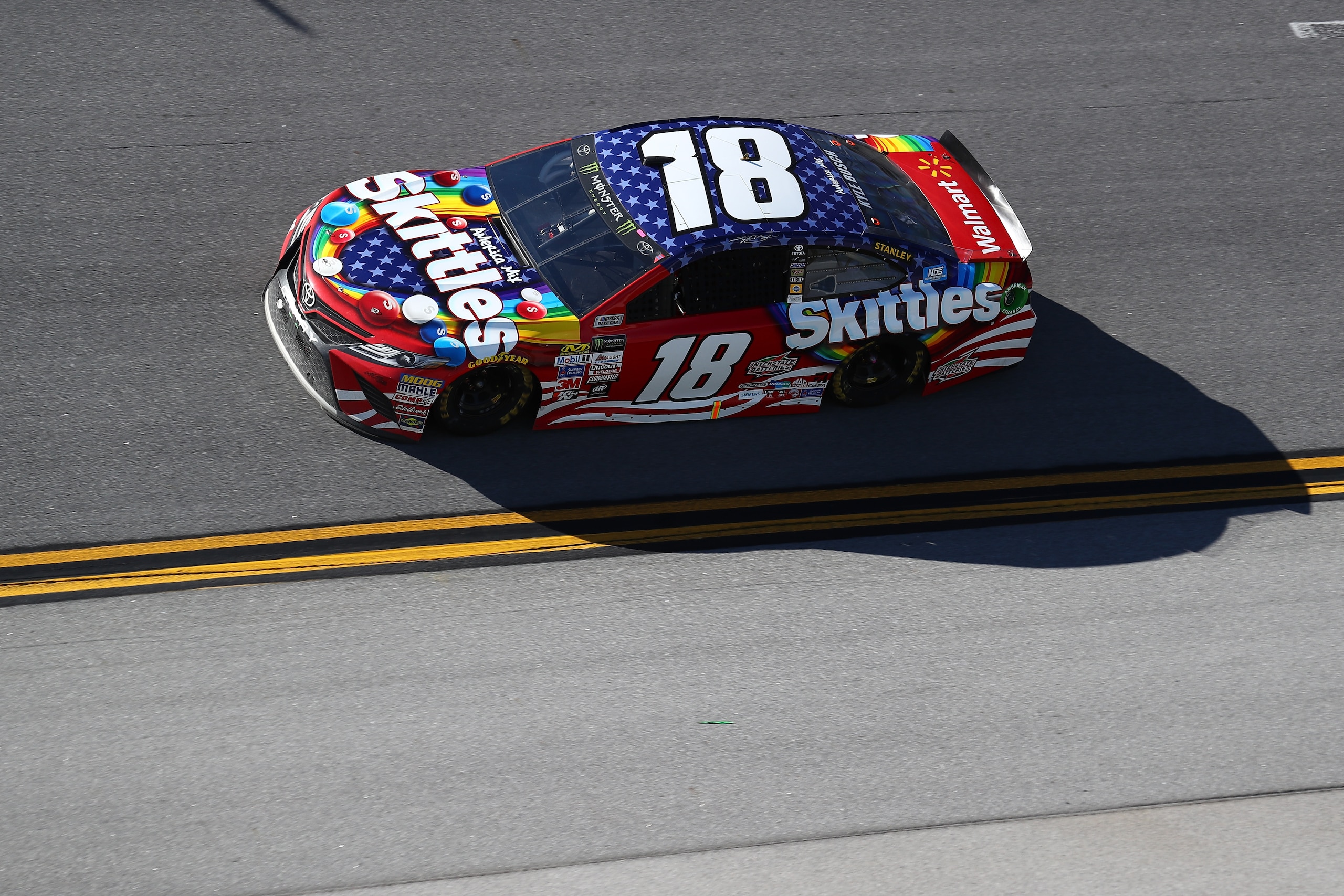TALLADEGA, AL - MAY 07:  Kyle Busch, driver of the #18 Skittles Red White & Blue Toyota, races during the Monster Energy NASCAR Cup Series GEICO 500 at Talladega Superspeedway on May 7, 2017 in Talladega, Alabama.  (Photo by Tim Bradbury/Getty Images)