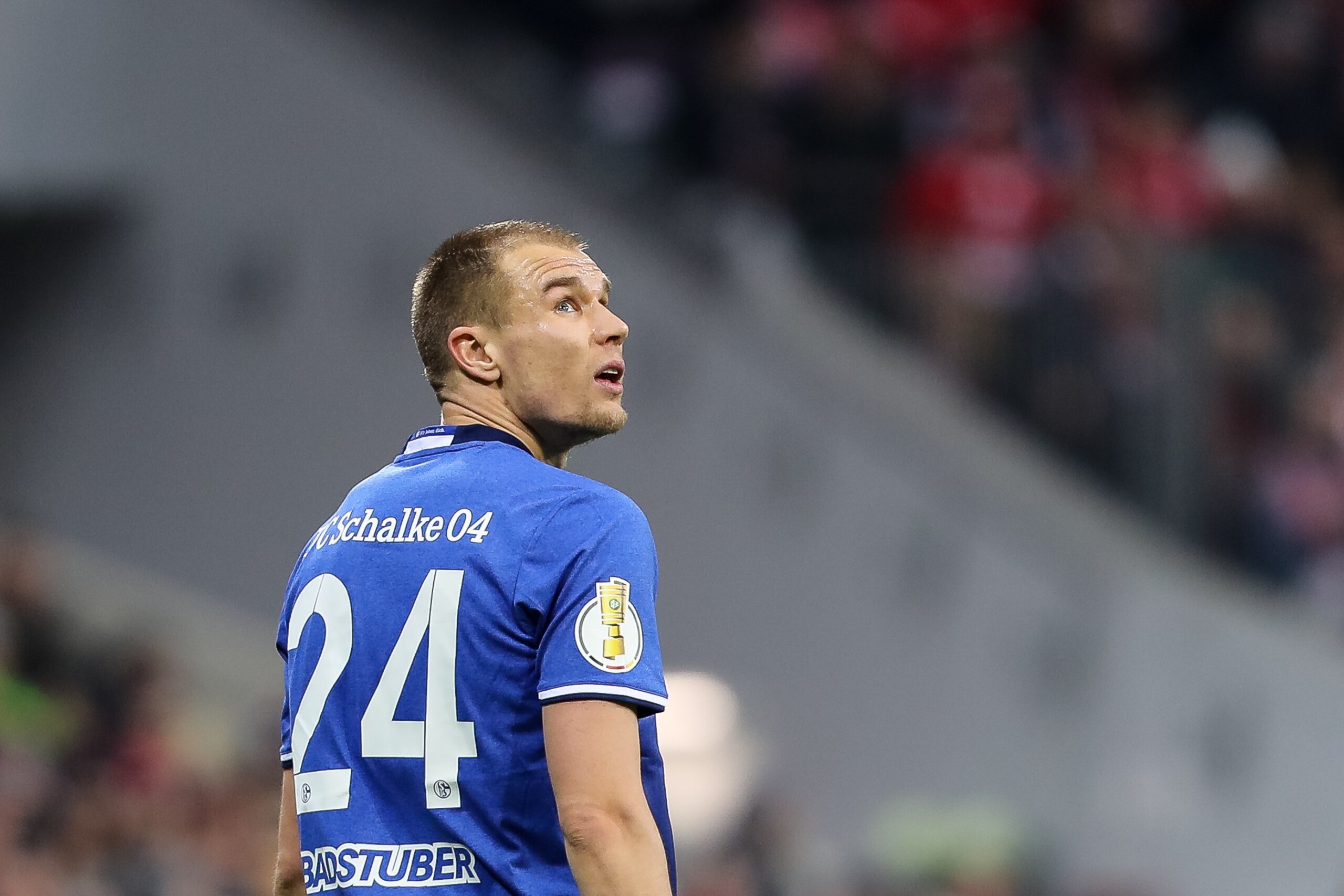 MUNICH, GERMANY - MARCH 01: Holger Badstuber of Schalke looks on during the DFB Cup quarter final between Bayern Muenchen and FC Schalke 04 at Allianz Arena on March 1, 2017 in Munich, Germany. (Photo by TF-Images/Getty Images)