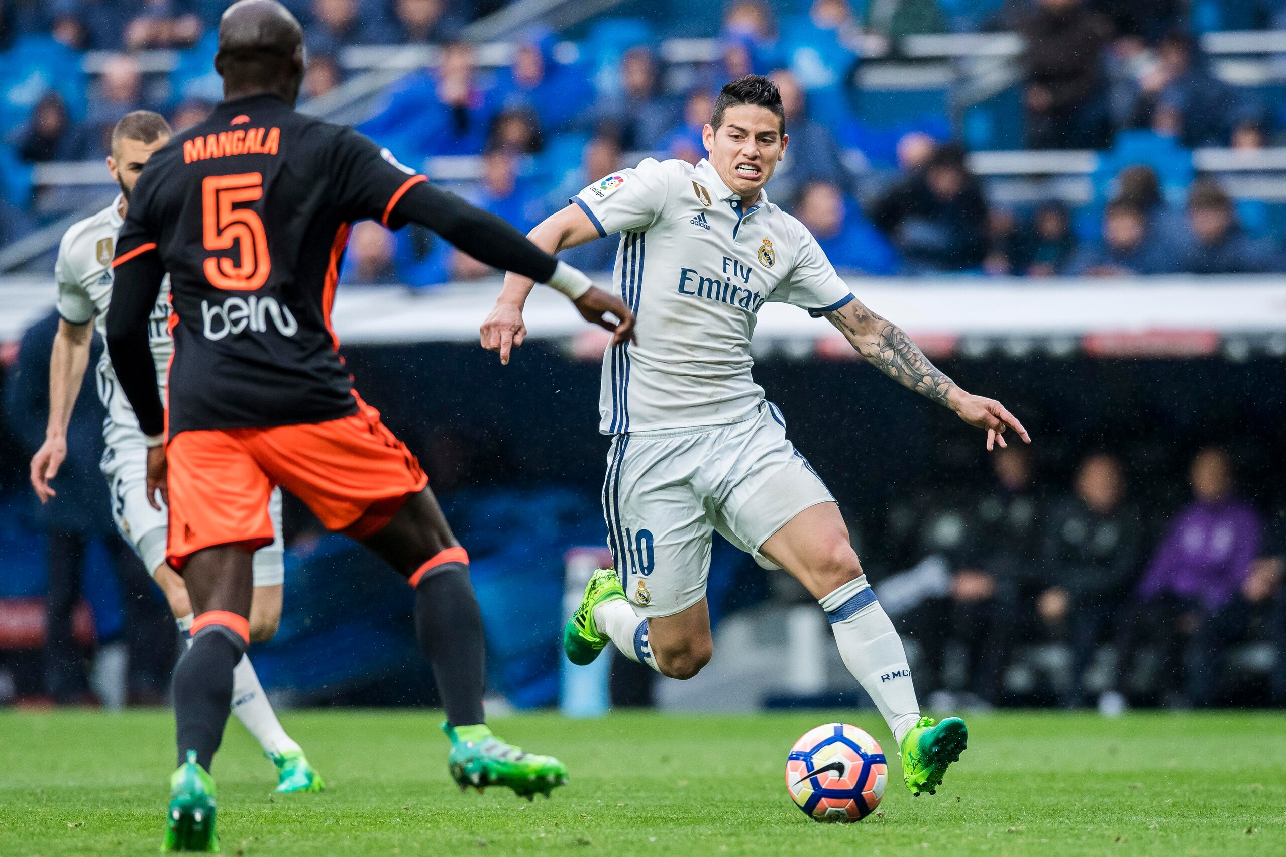 MADRID, SPAIN - APRIL 29: James Rodriguez of Real Madrid in action during their La Liga match between Real Madrid and Valencia CF at the Santiago Bernabeu Stadium on 29 April 2017 in Madrid, Spain. (Photo by Power Sport Images/Getty Images)