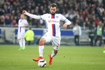 LYON, FRANCE - MARCH 9: Lucas Tousart of Lyon in action during the UEFA Europa League Round of 16 first leg match between Olympique Lyonnais (OL) and AS Roma at Parc OL on March 9, 2017 in Lyon, France. (Photo by Jean Catuffe/Getty Images)