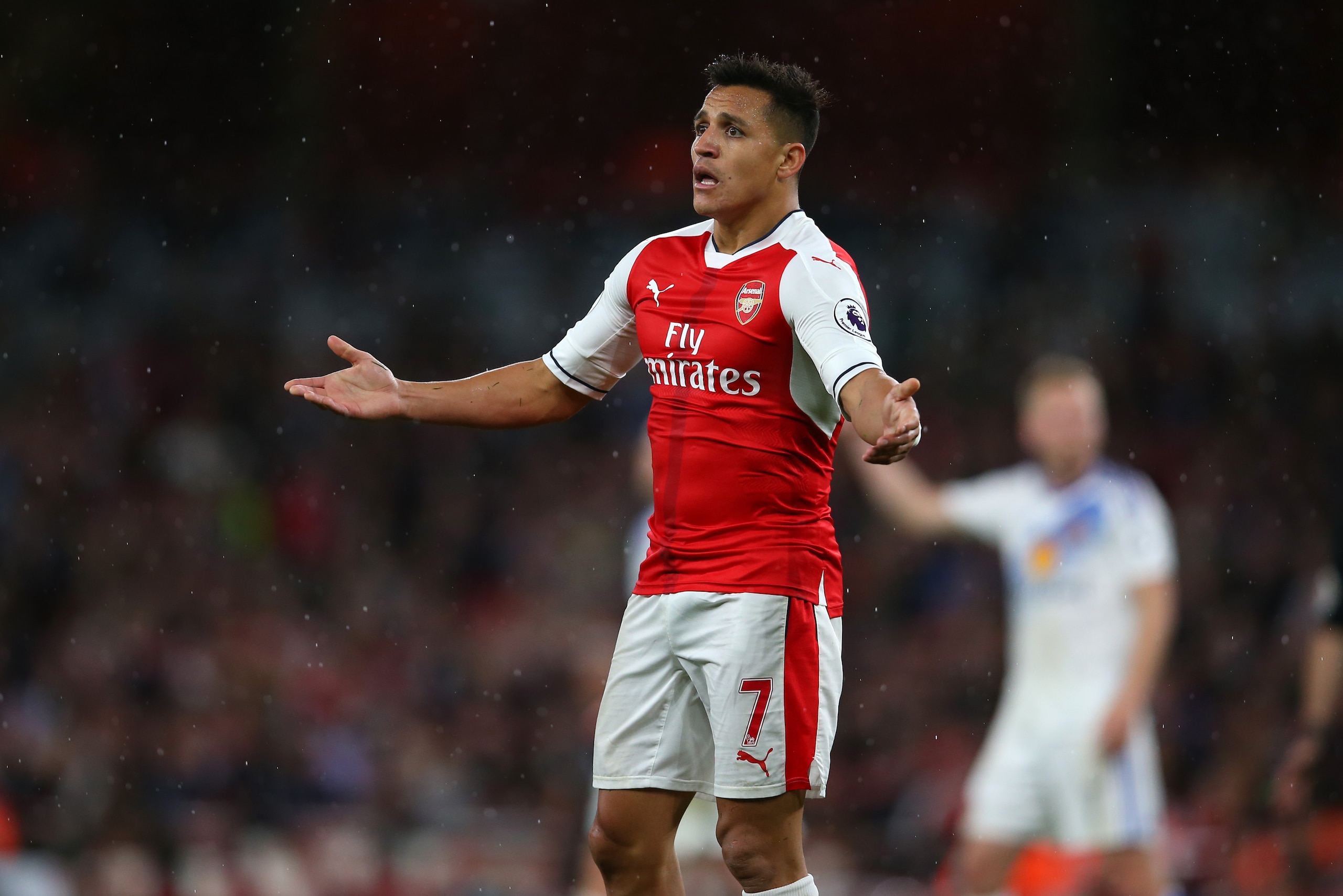 LONDON, ENGLAND - MAY 16: Alexis Sanchez of Arsenal during the Premier League match between Arsenal and Sunderland at Emirates Stadium on May 16, 2017 in London, England. (Photo by Catherine Ivill - AMA/Getty Images)