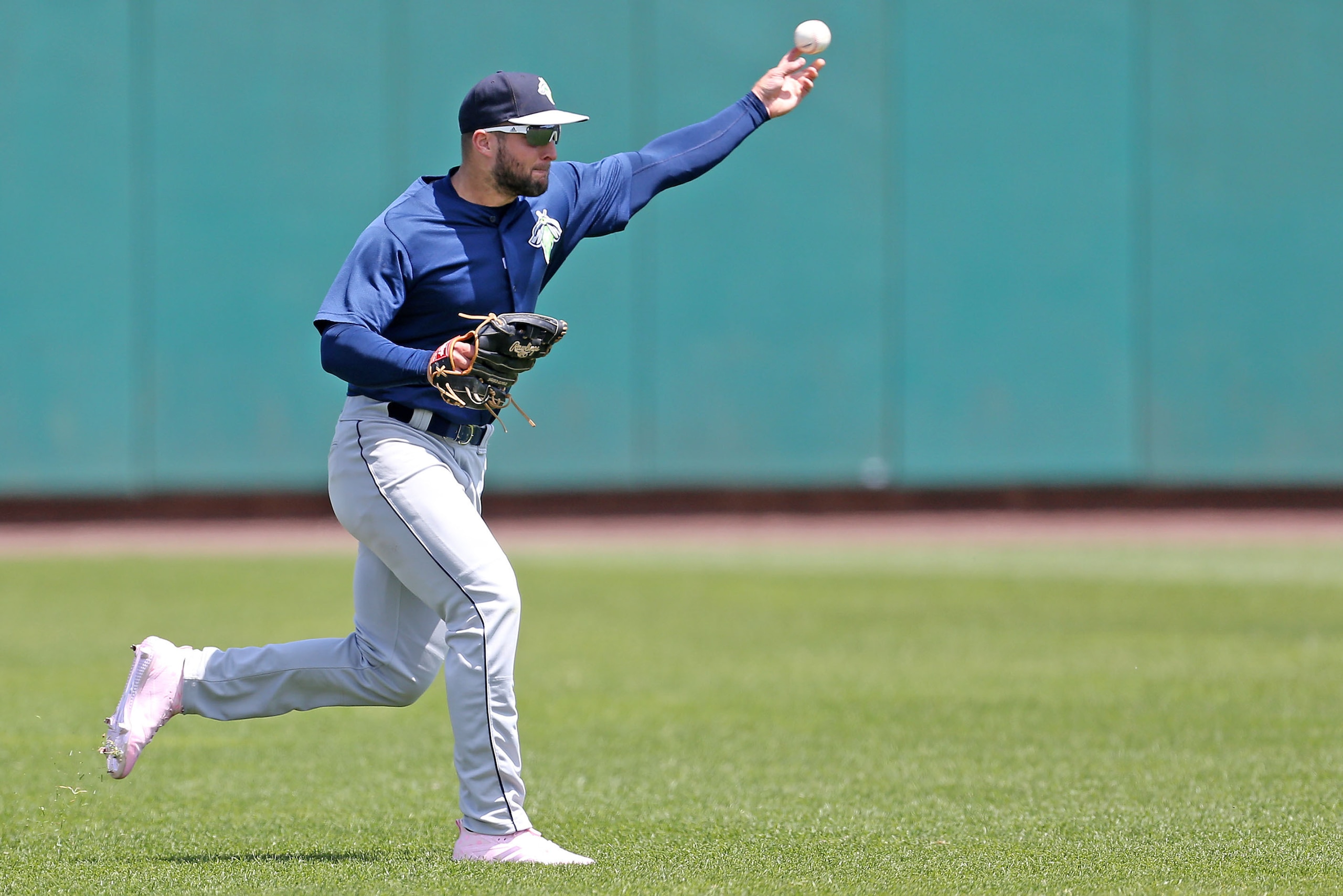 LAKEWOOD, NJ - MAY 14: Tim Tebow #15 of the Columbia Fireflies in action during the bottom of the first inning against the Lakewood BlueClaws on May 14, 2017 at FirstEnergy Park in Lakewood, New Jersey. (Photo by Christopher Pasatieri/Getty Images) LAKEWOOD, NJ - MAY 14: Tim Tebow #15 of the Columbia Fireflies in action during the bottom of the first inning against the Lakewood BlueClaws on May 14, 2017 at FirstEnergy Park in Lakewood, New Jersey. (Photo by Christopher Pasatieri/Getty Images)
