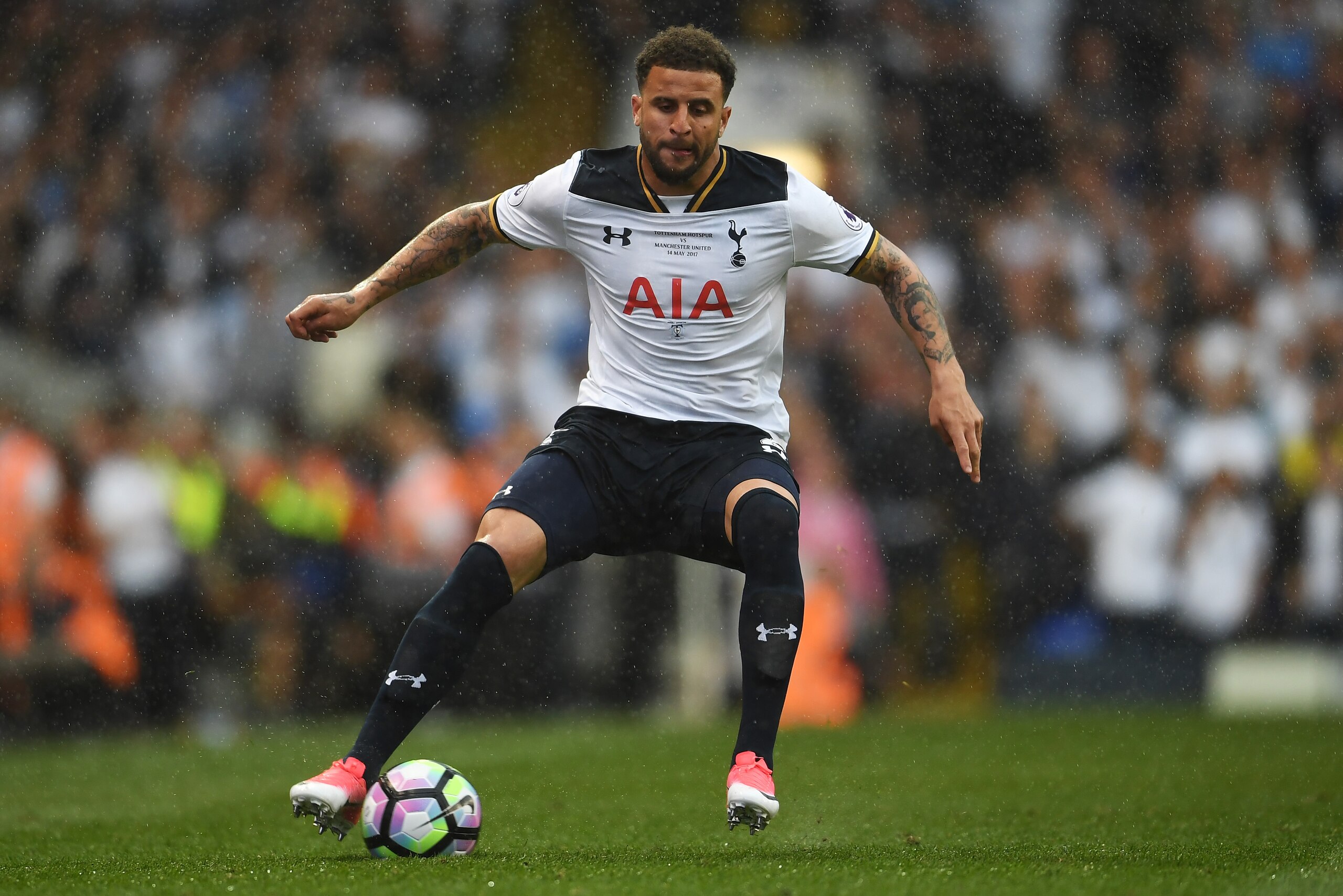 LONDON, ENGLAND - MAY 14: Kyle Walker of Tottenham Hotspur in action during the Premier League match between Tottenham Hotspur and Manchester United at White Hart Lane on May 14, 2017 in London, England. Tottenham Hotspur are playing their last ever home LONDON, ENGLAND - MAY 14: Kyle Walker of Tottenham Hotspur in action during the Premier League match between Tottenham Hotspur and Manchester United at White Hart Lane on May 14, 2017 in London, England. Tottenham Hotspur are playing their last ever home