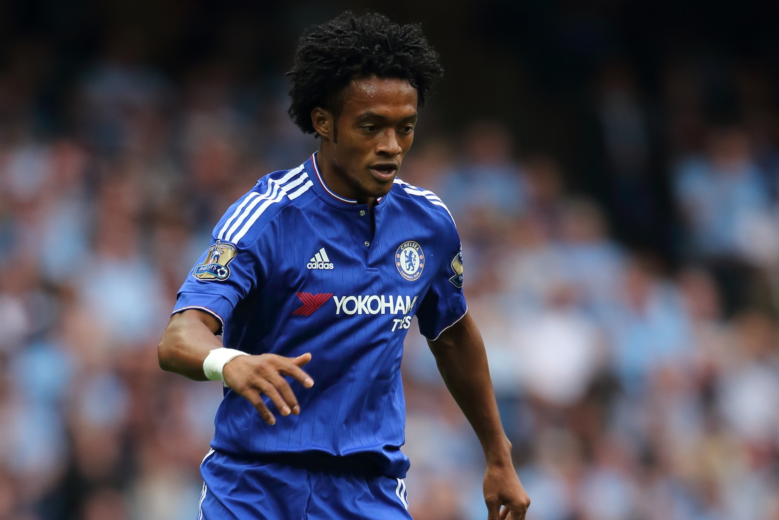 MANCHESTER, ENGLAND - AUGUST 16:  Juan Cuadrado of Chelsea during the Barclays Premier League match between Manchester City and Chelsea at the Etihad Stadium on August 16, 2015 in Manchester, England.  (Photo by Matthew Ashton - AMA/Getty Images)